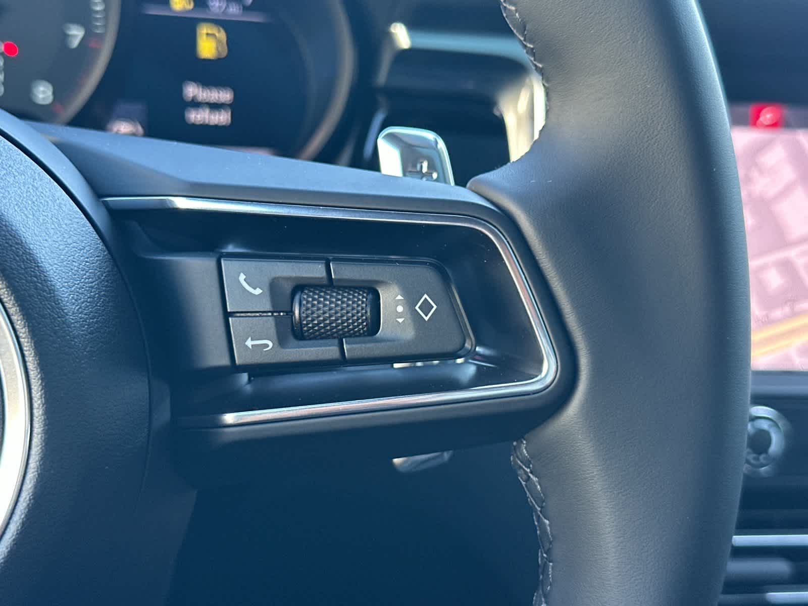 Thumbnail: 2026 Porsche Macan - 28