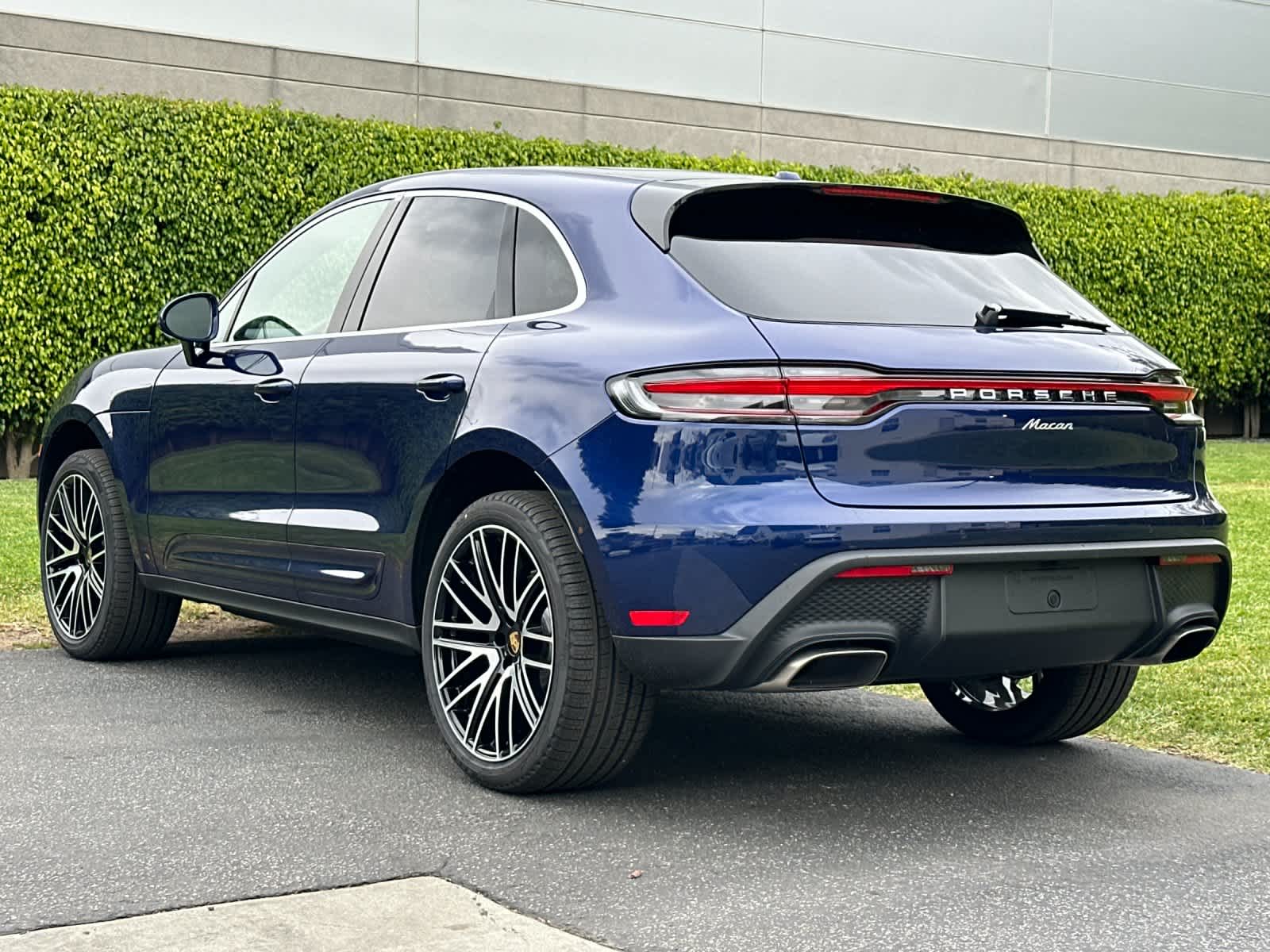 Thumbnail: 2026 Porsche Macan - 3