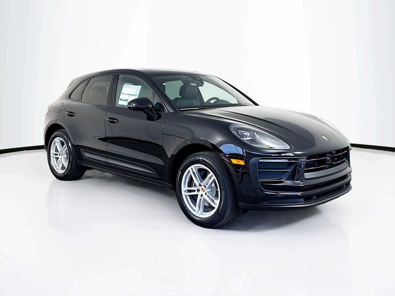 Thumbnail: 2026 Porsche Macan - 7