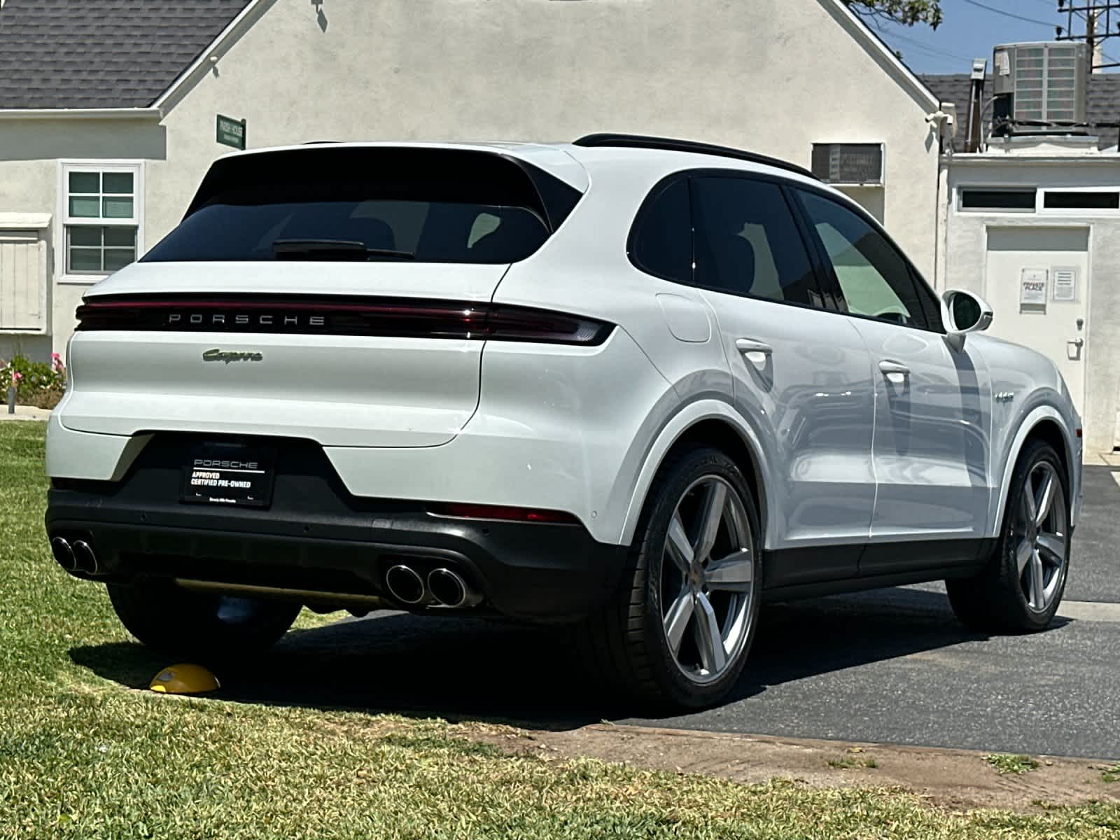 Thumbnail: 2025 Porsche Cayenne - 8