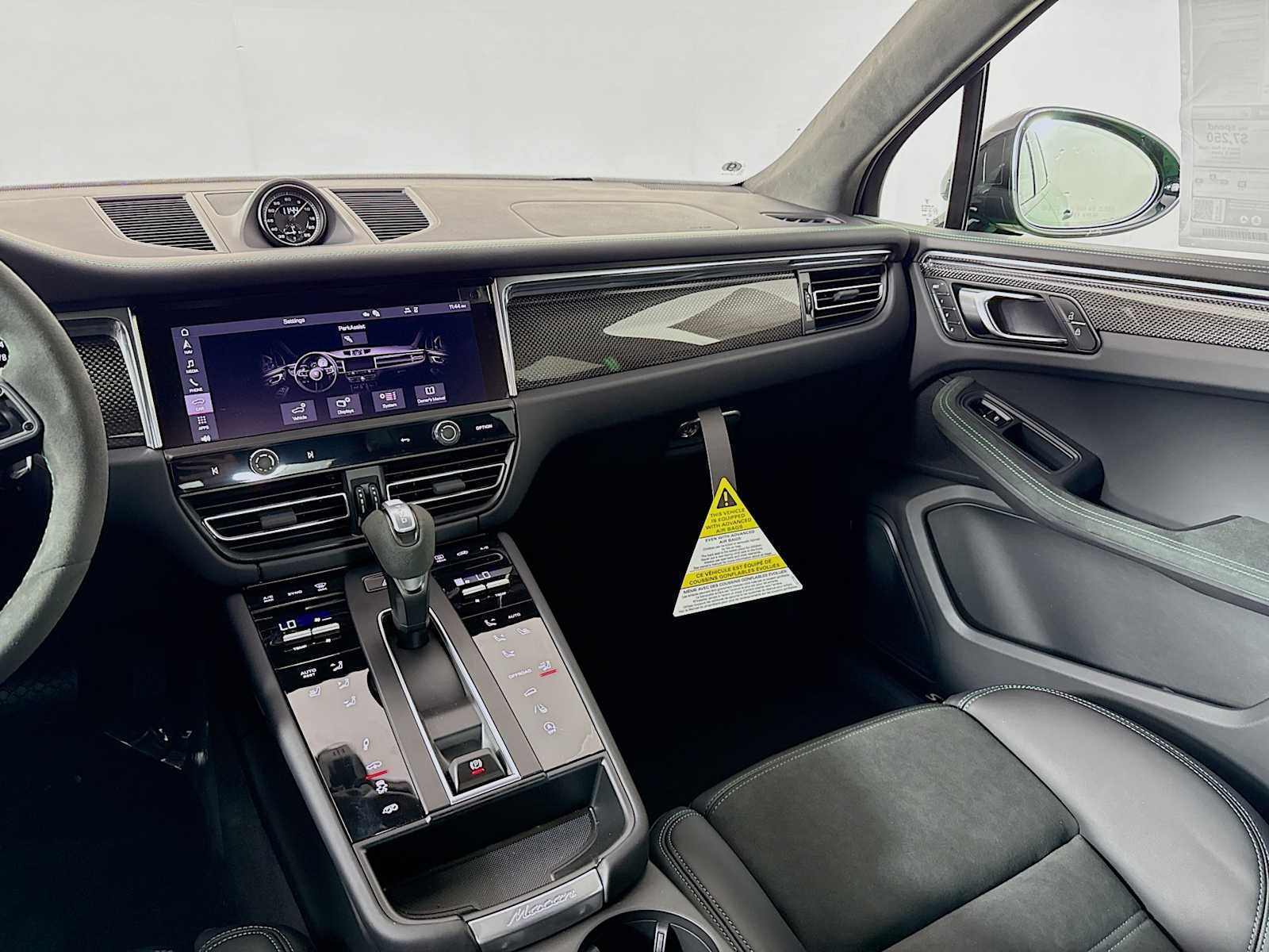 Thumbnail: 2025 Porsche Macan - 19