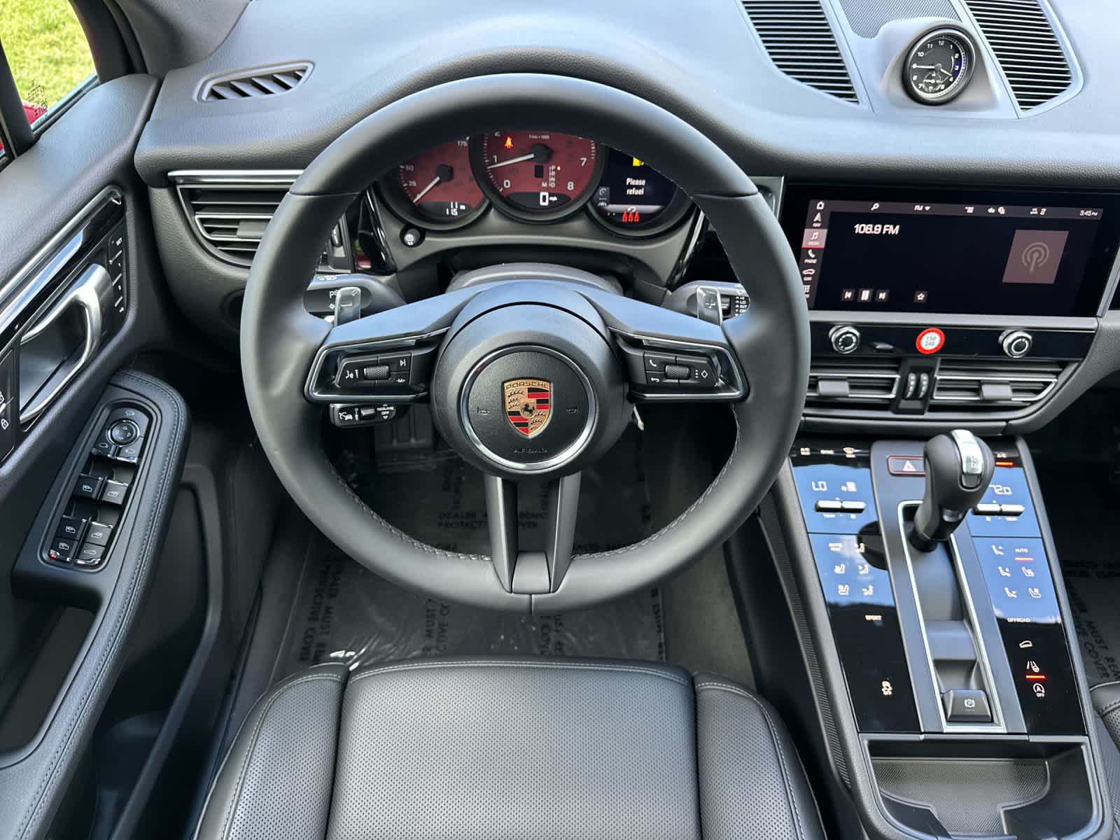 Thumbnail: 2026 Porsche Macan - 15