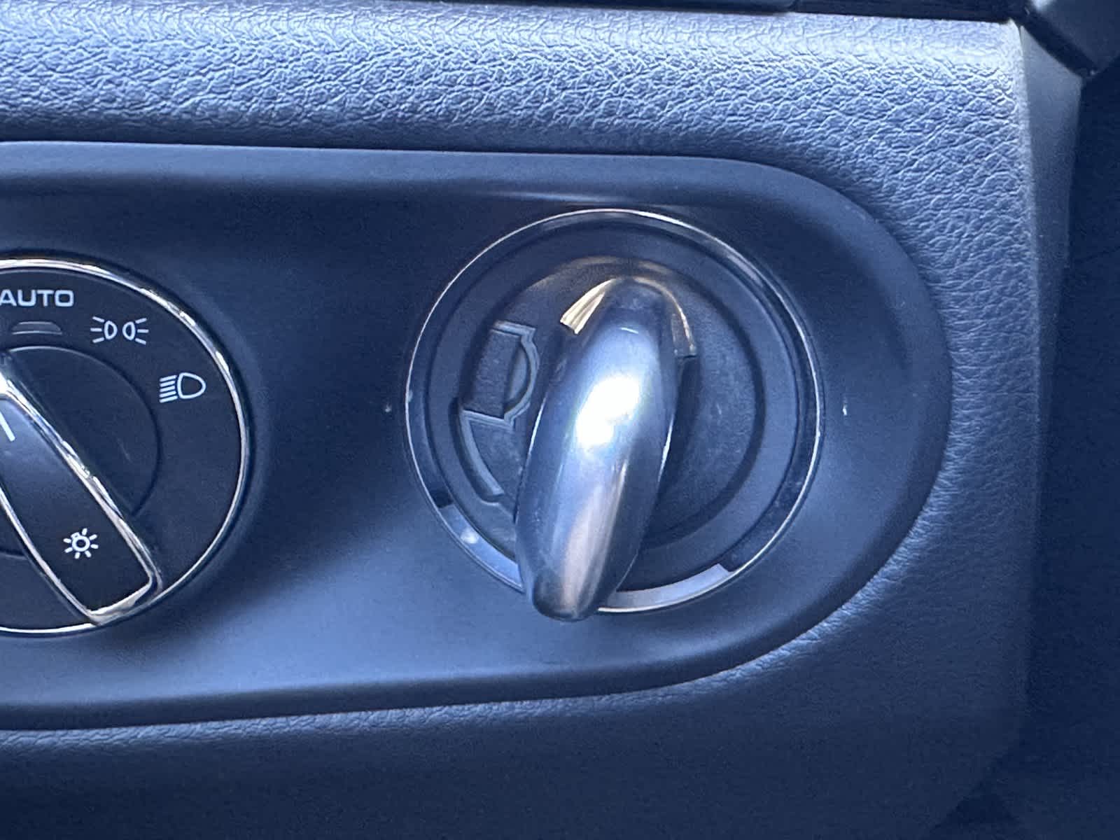 Thumbnail: 2025 Porsche Macan - 26