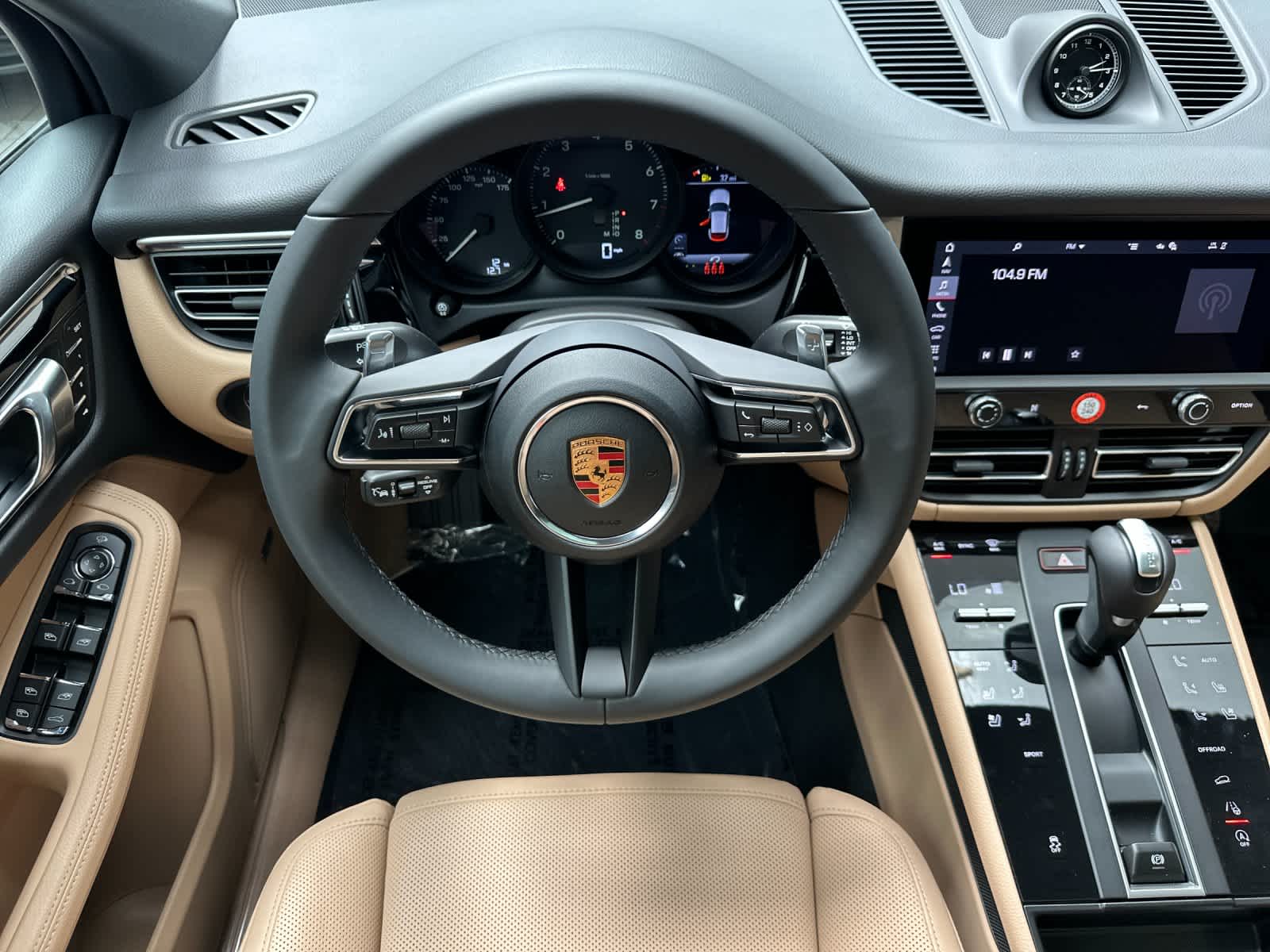 Thumbnail: 2026 Porsche Macan - 15