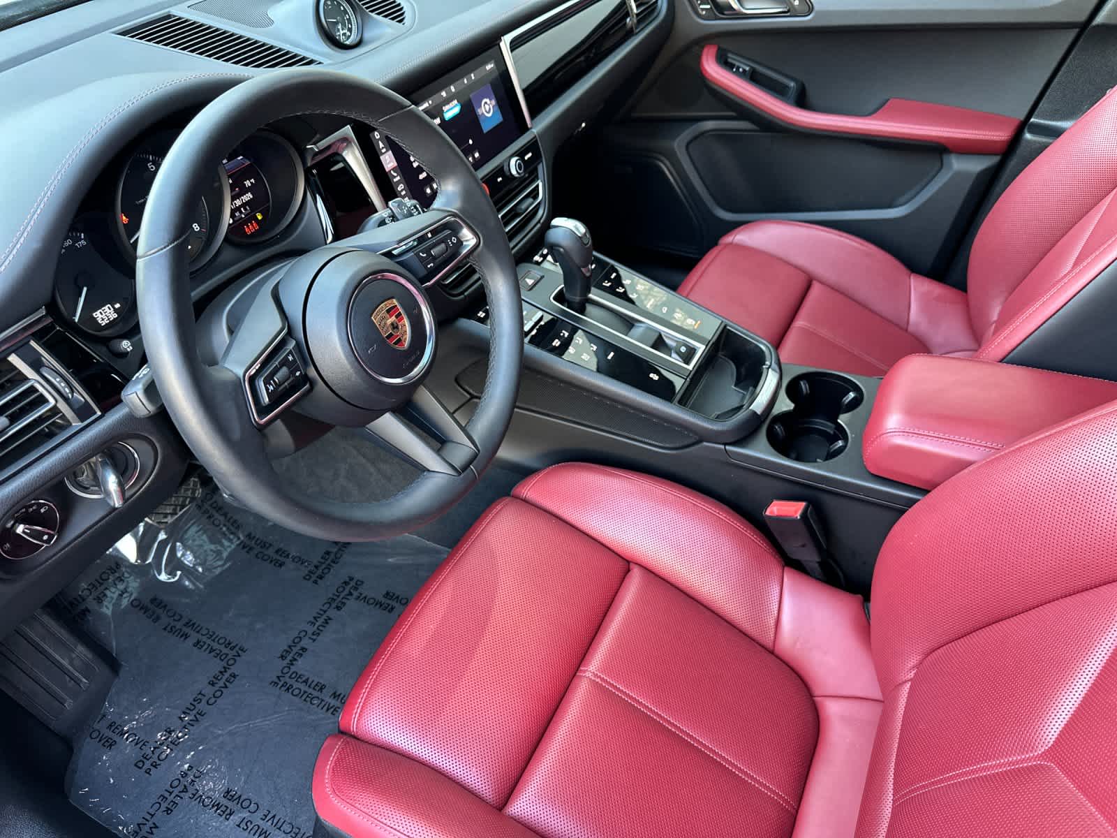 Thumbnail: 2025 Porsche Macan - 4