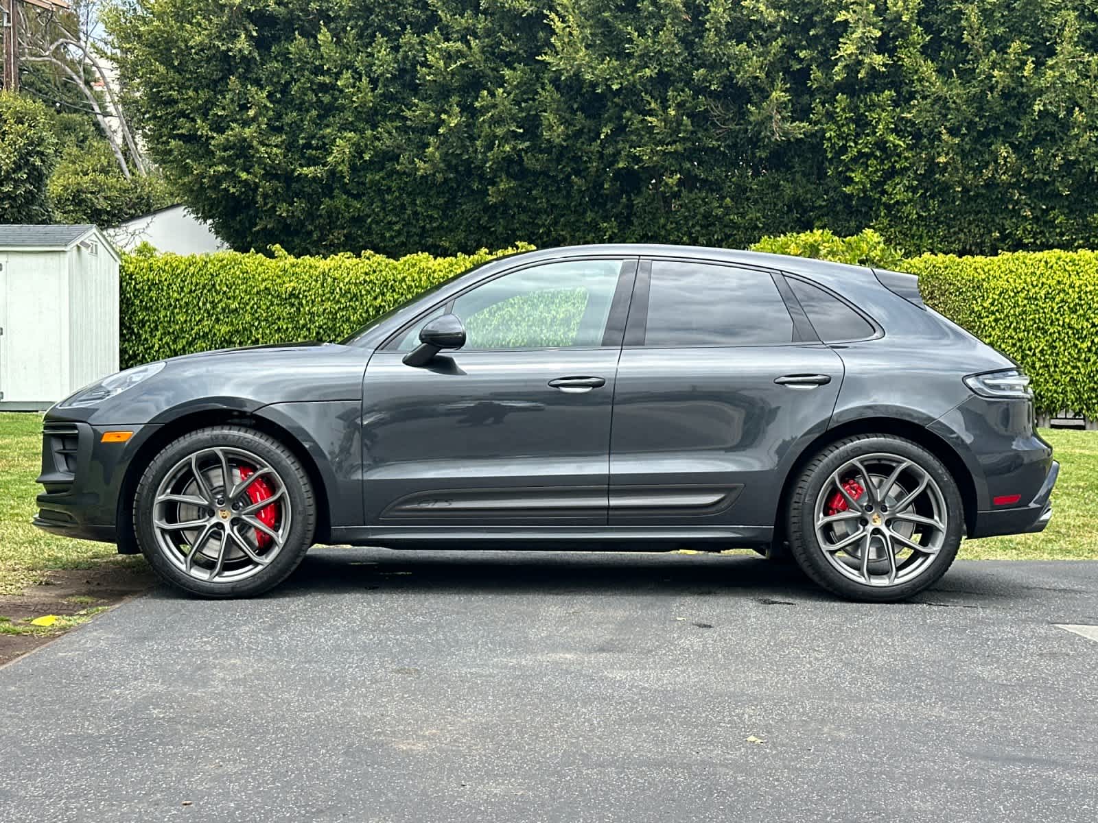 Thumbnail: 2026 Porsche Macan - 2