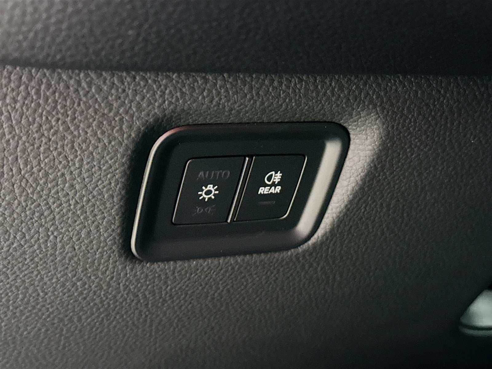 Thumbnail: 2026 Porsche Cayenne - 11