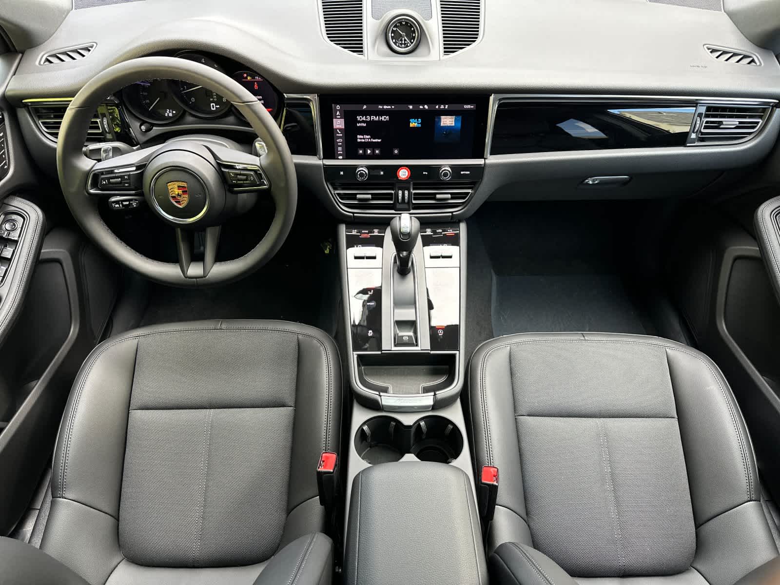 Thumbnail: 2026 Porsche Macan - 6