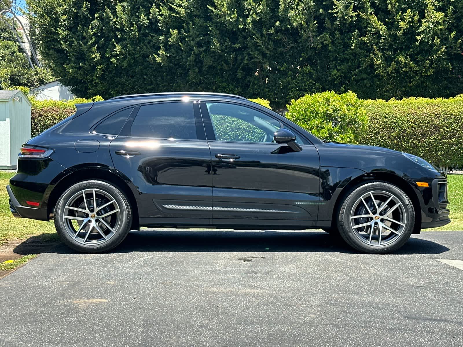 Thumbnail: 2026 Porsche Macan - 9