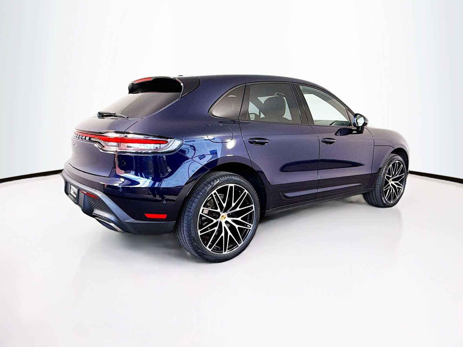 Thumbnail: 2022 Porsche Macan - 9