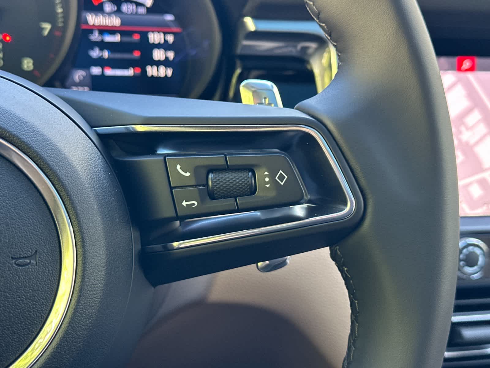 Thumbnail: 2026 Porsche Macan - 28