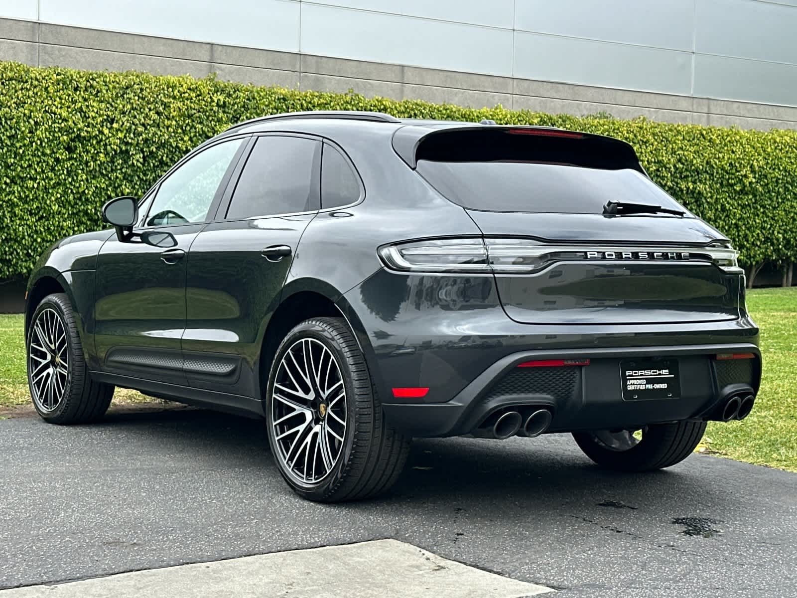Thumbnail: 2026 Porsche Macan - 3