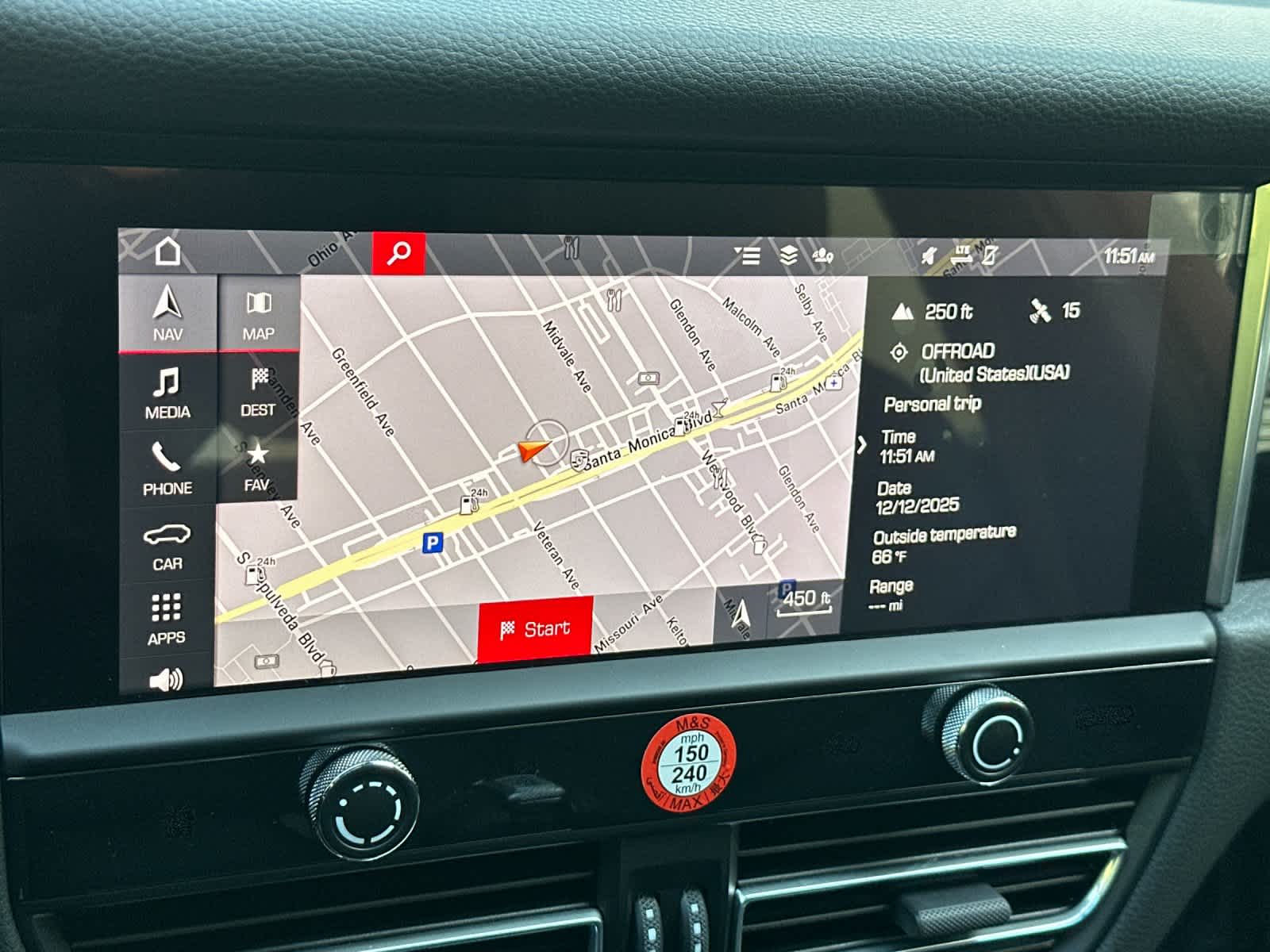 Thumbnail: 2025 Porsche Macan - 21