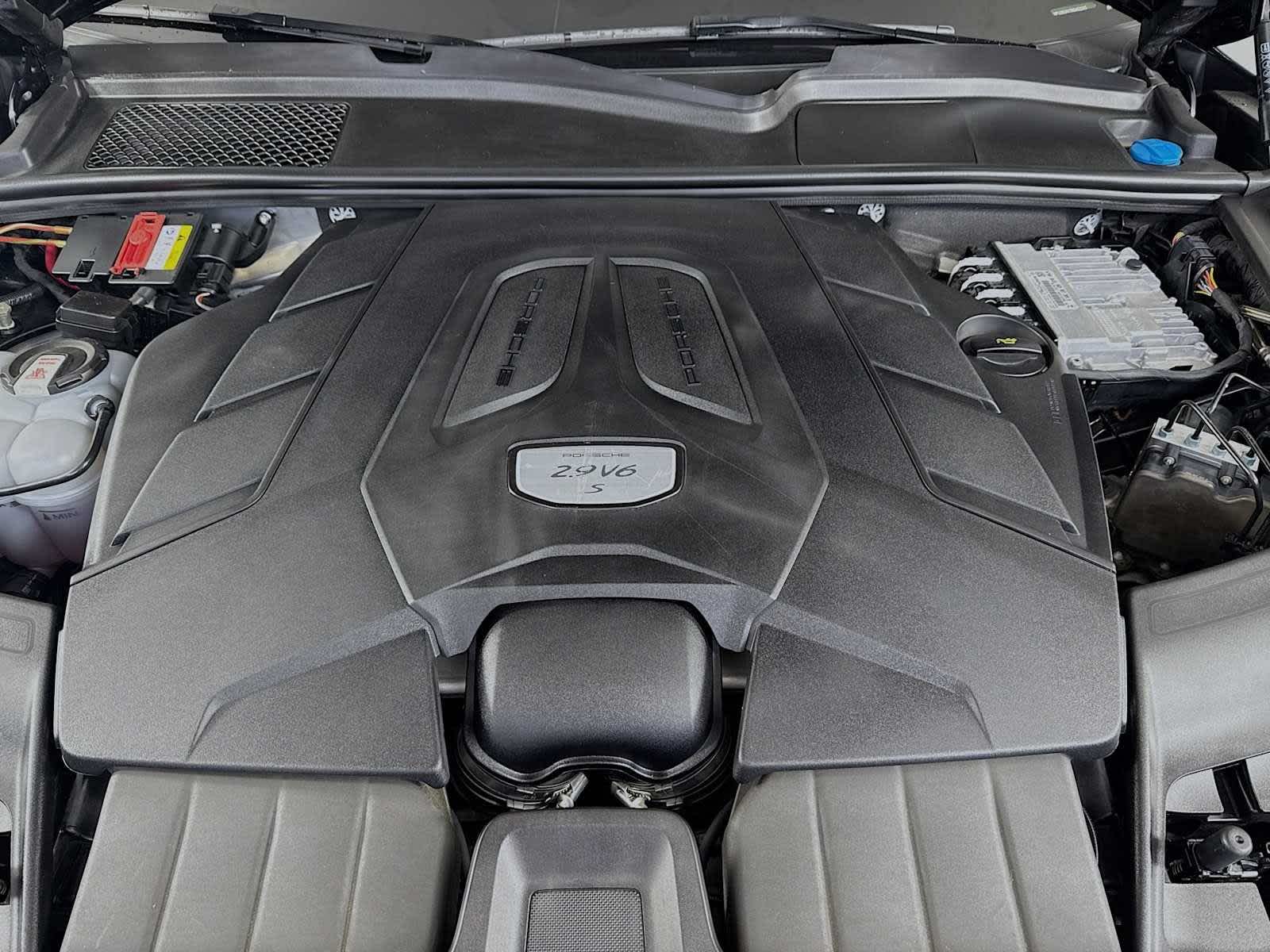 Thumbnail: 2022 Porsche Cayenne - 24