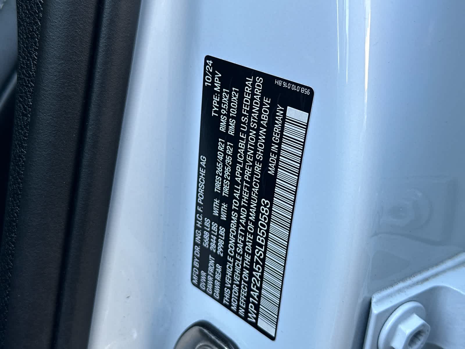 Thumbnail: 2025 Porsche Macan - 33