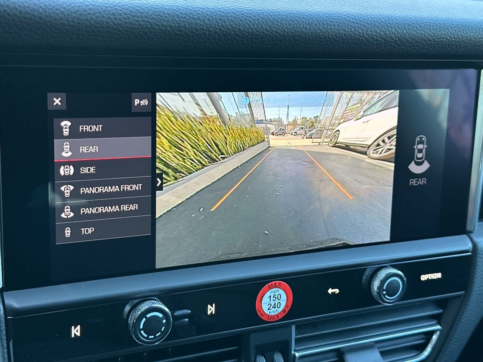 Thumbnail: 2026 Porsche Macan - 23