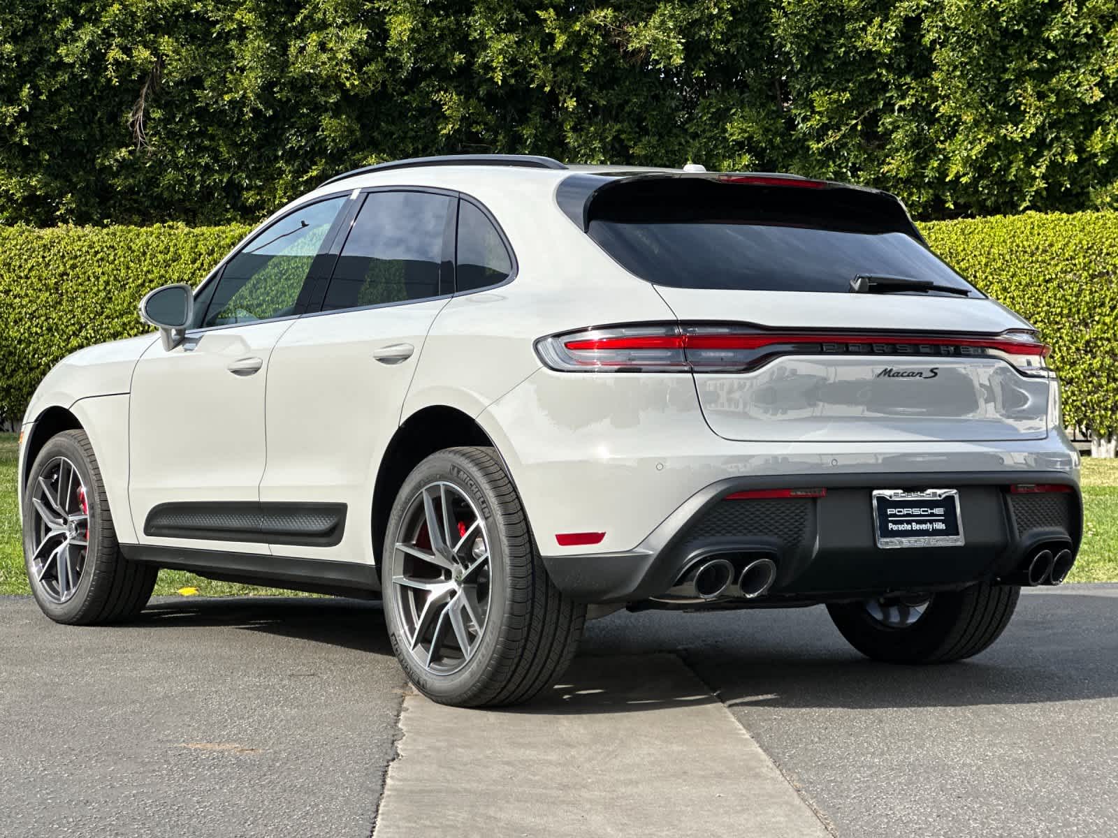 Thumbnail: 2026 Porsche Macan - 3