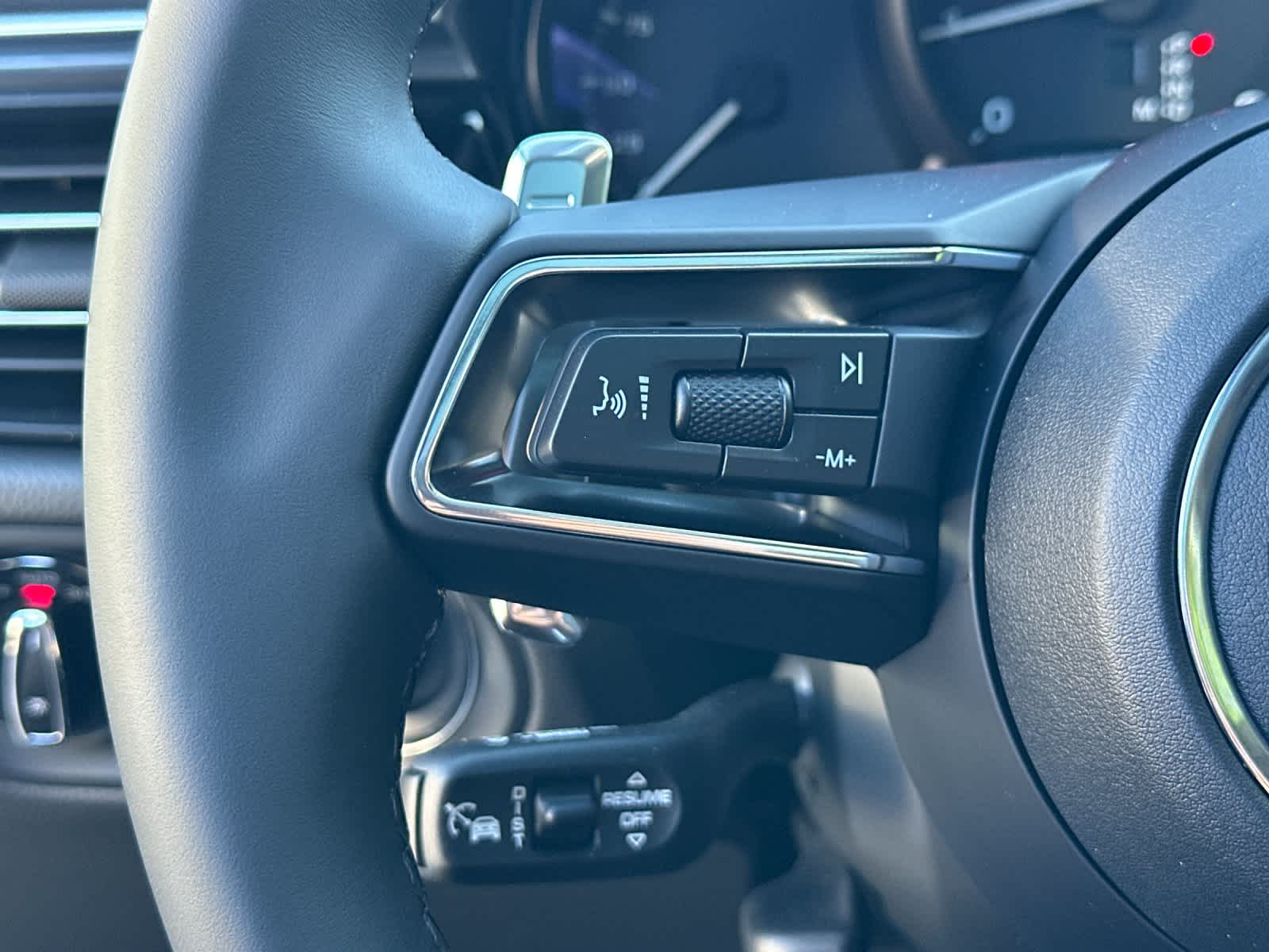 Thumbnail: 2026 Porsche Macan - 27