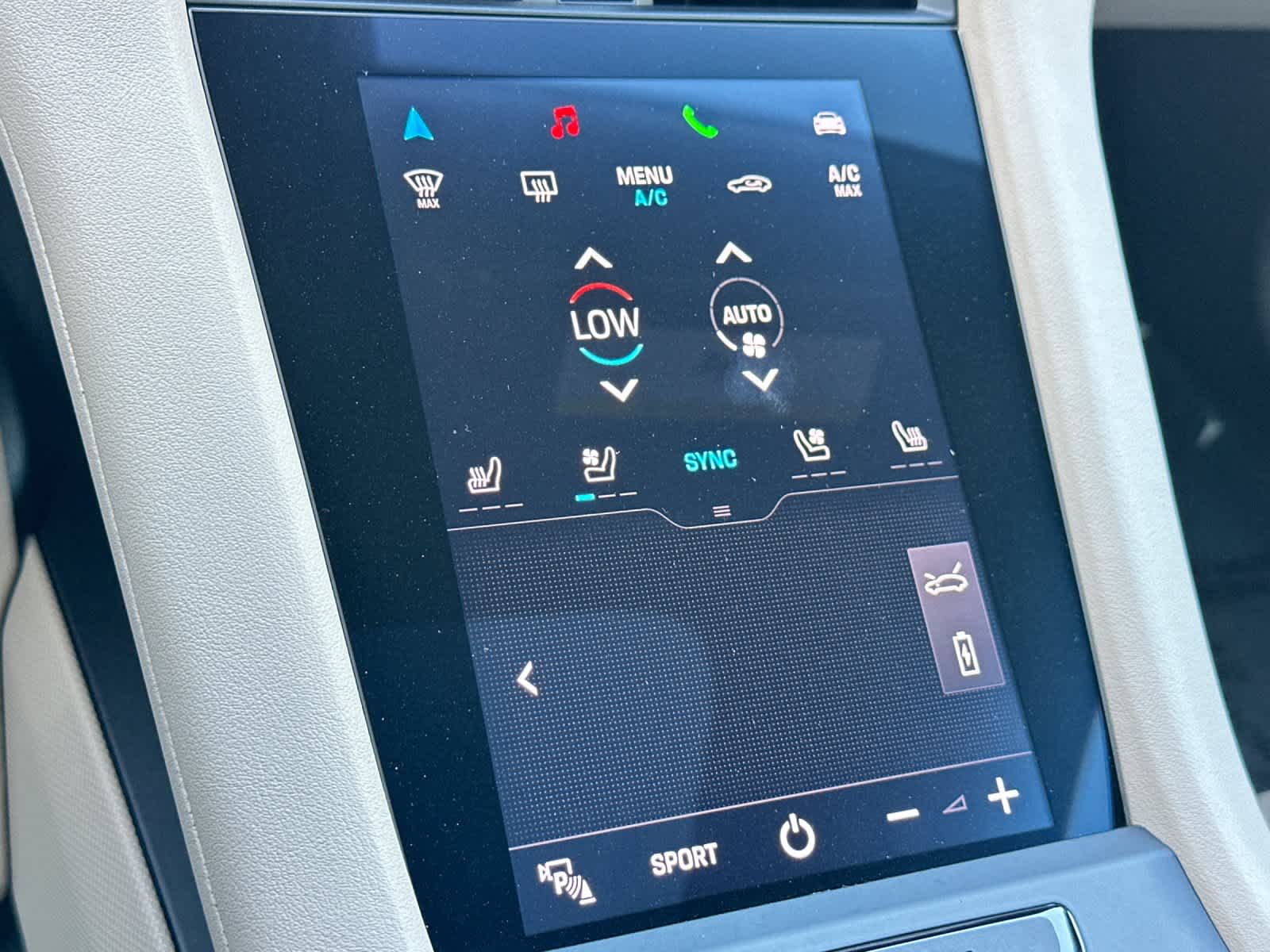 Thumbnail: 2022 Porsche Taycan - 23