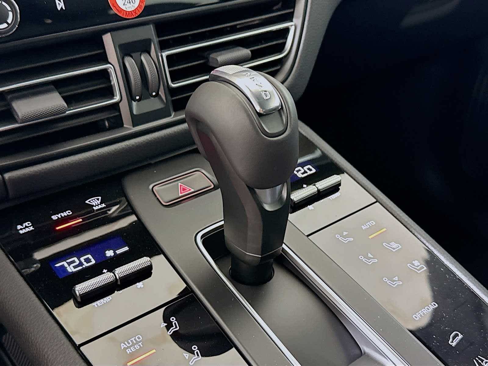 Thumbnail: 2025 Porsche Macan - 14