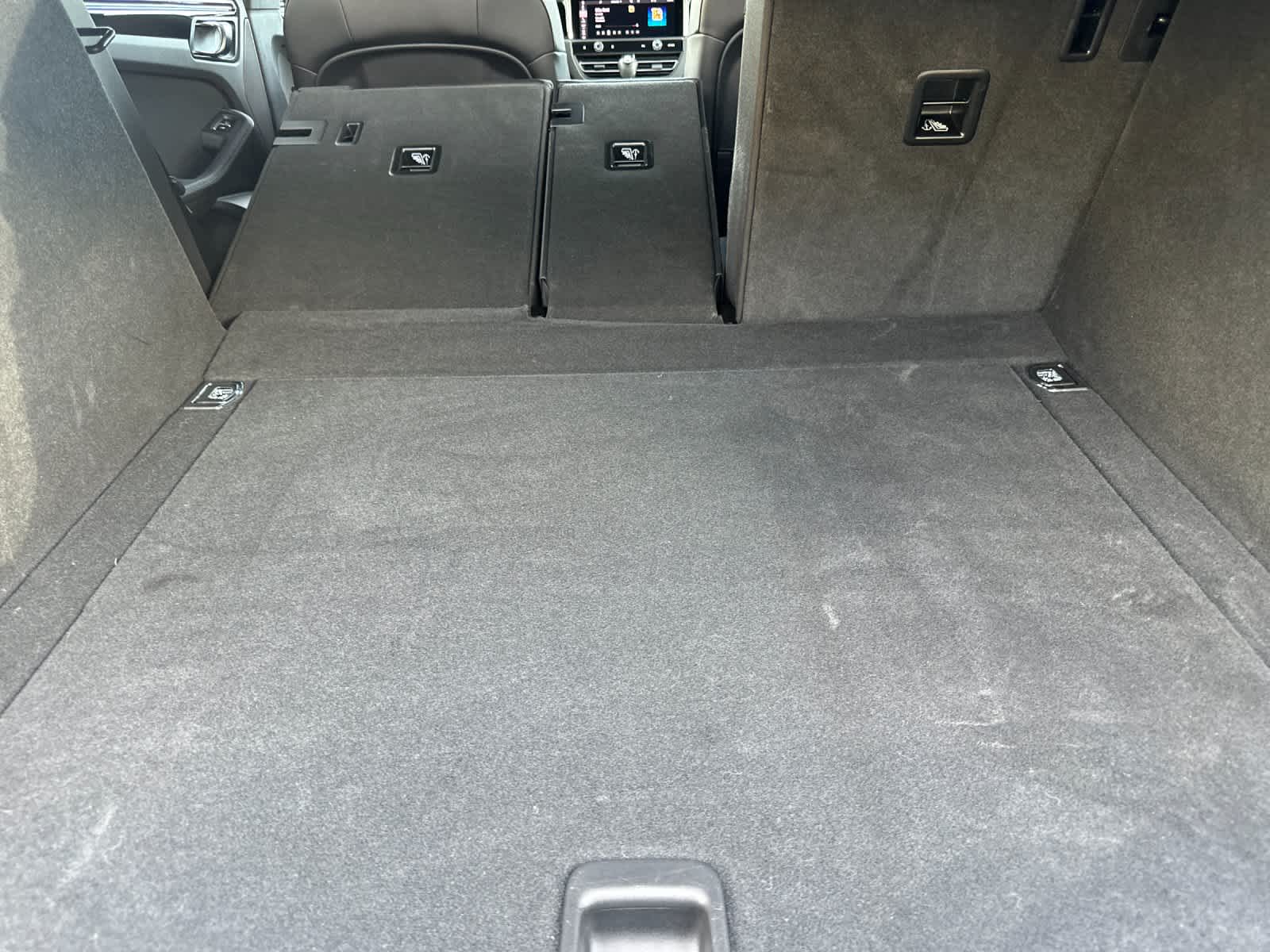 Thumbnail: 2025 Porsche Macan - 16