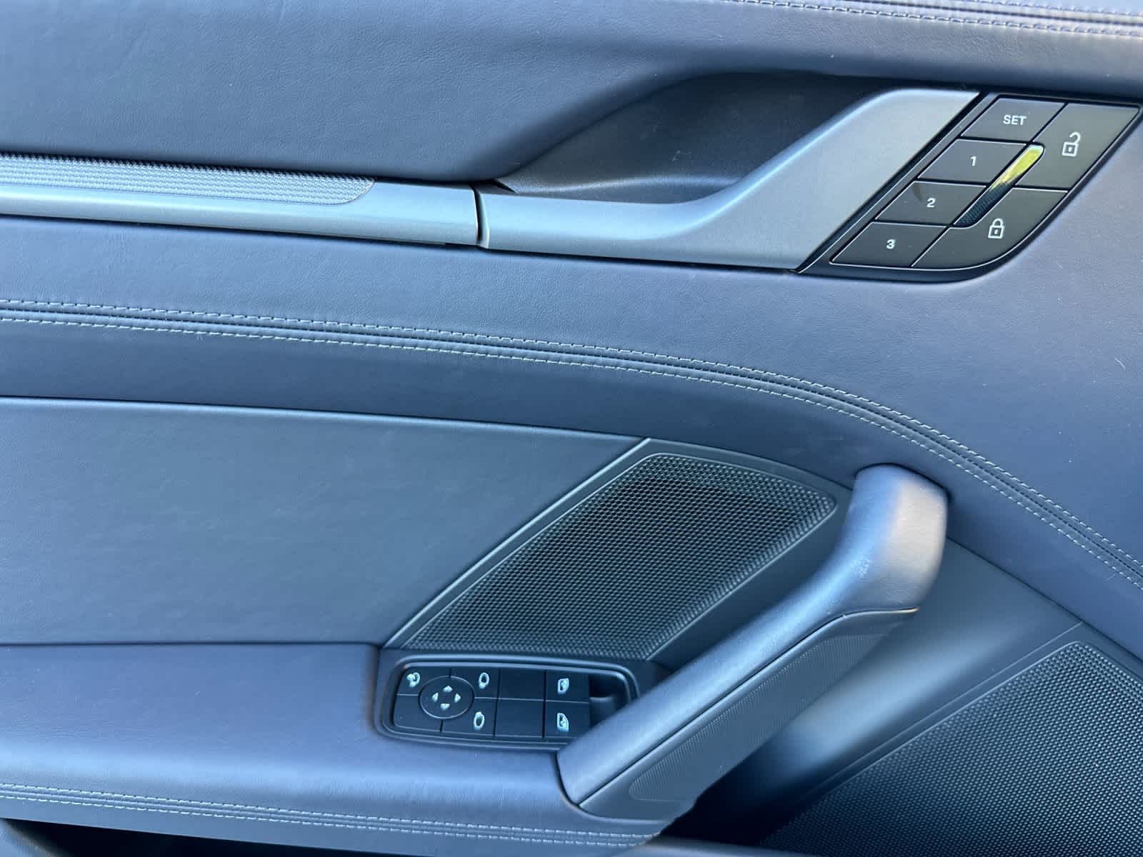 Thumbnail: 2025 Porsche 911 - 11