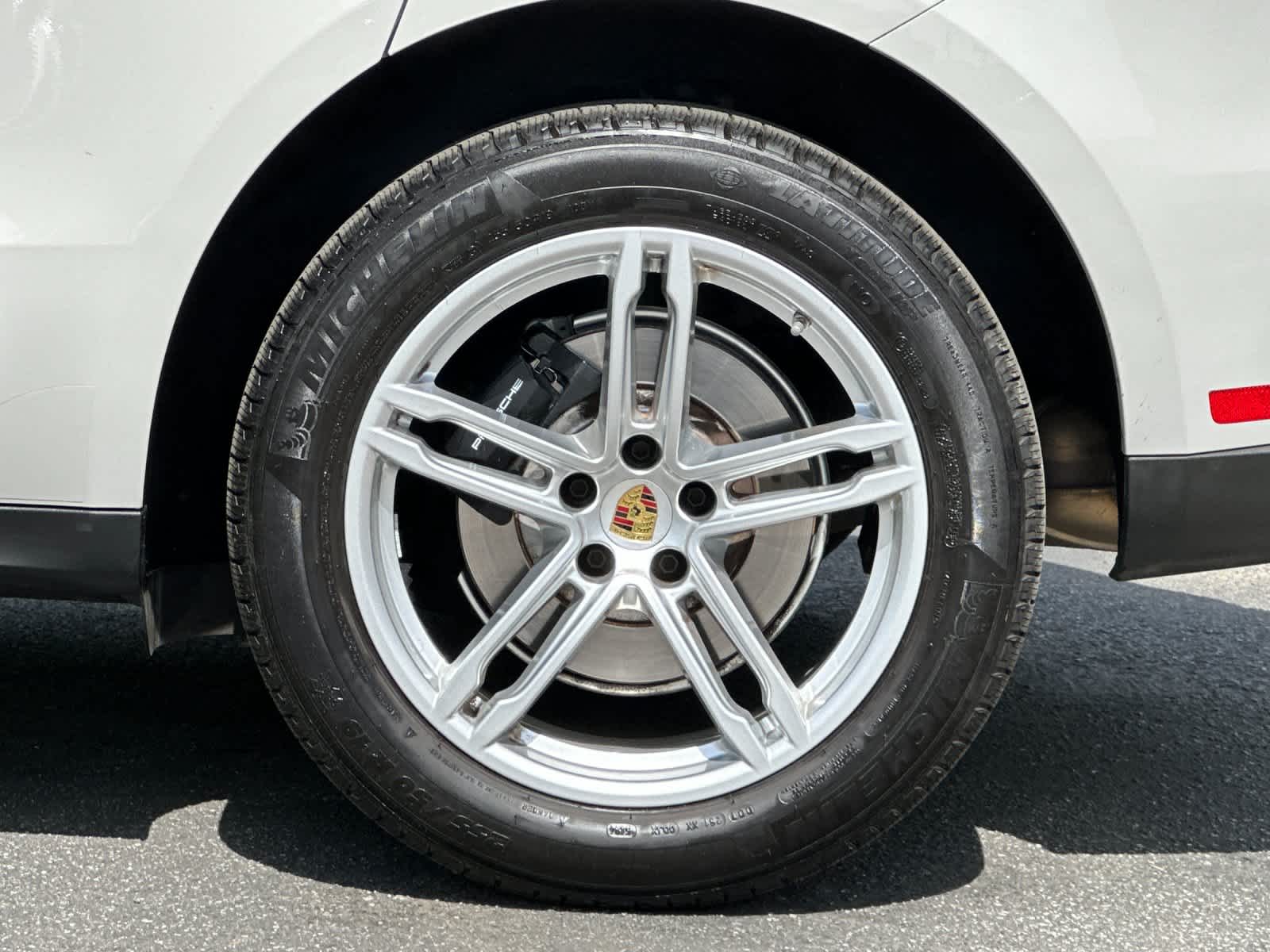 Thumbnail: 2025 Porsche Macan - 30