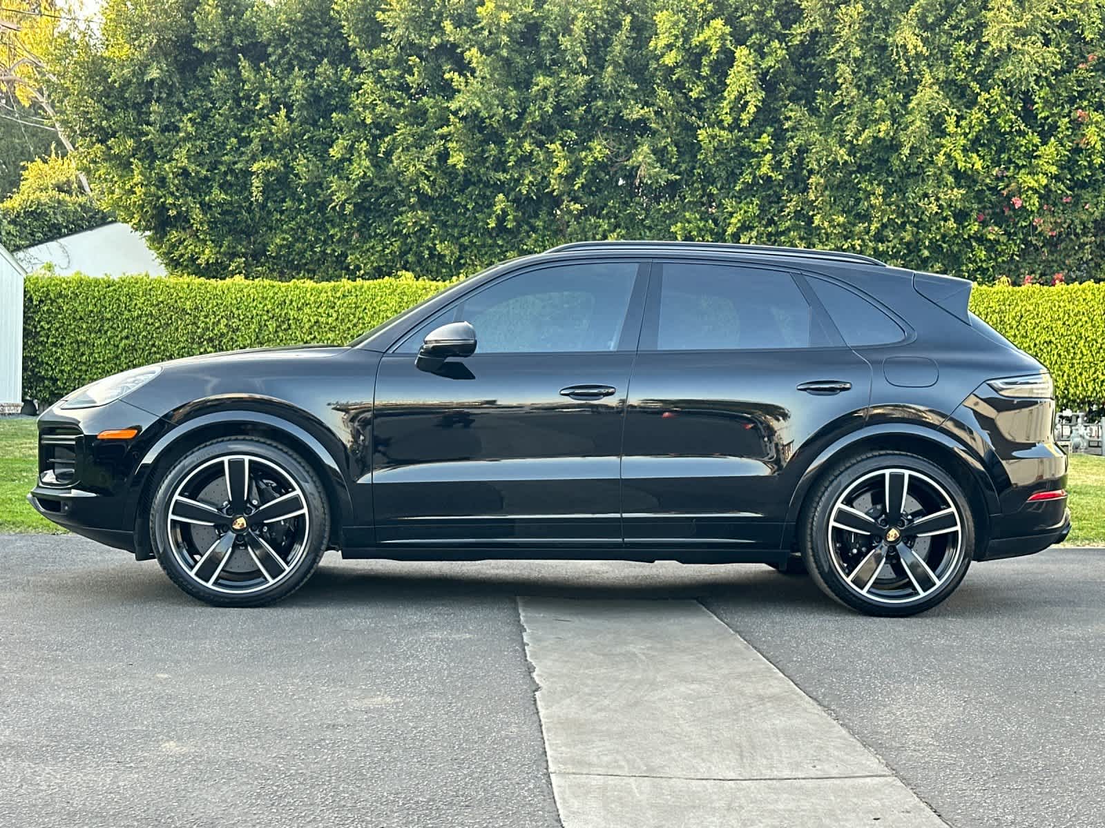 Thumbnail: 2023 Porsche Cayenne - 2