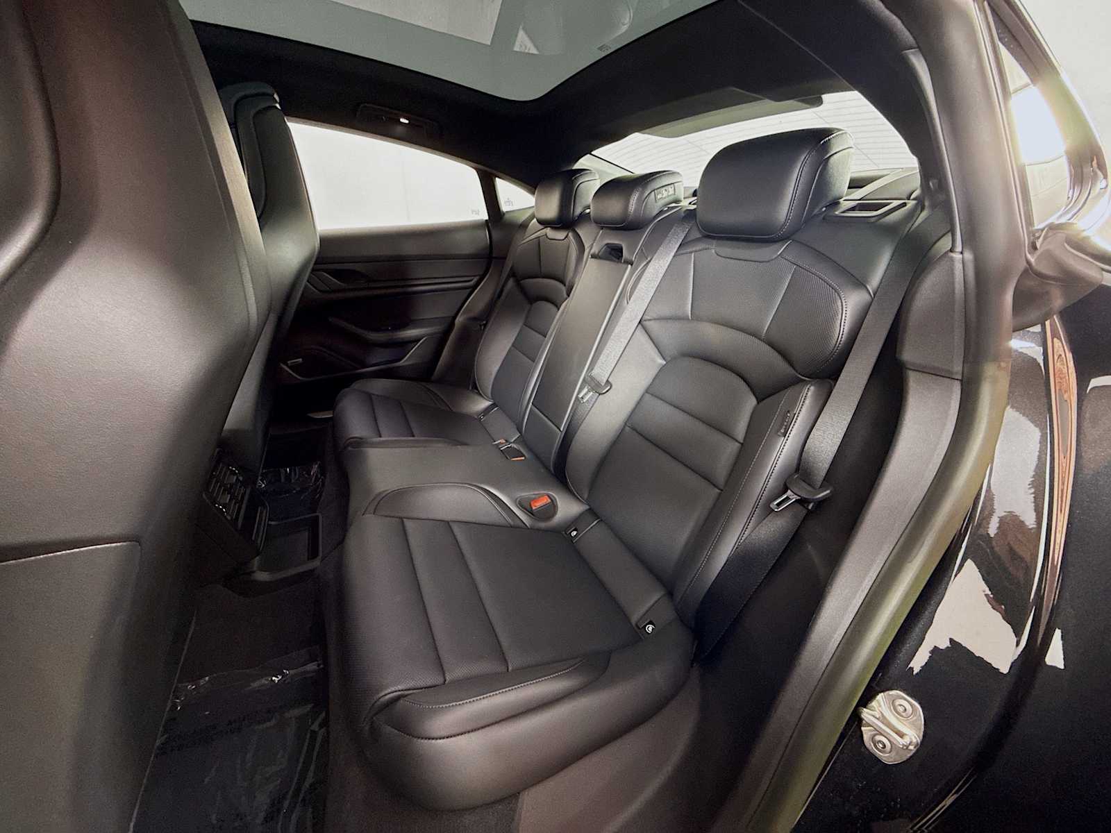 Thumbnail: 2023 Porsche Taycan - 17