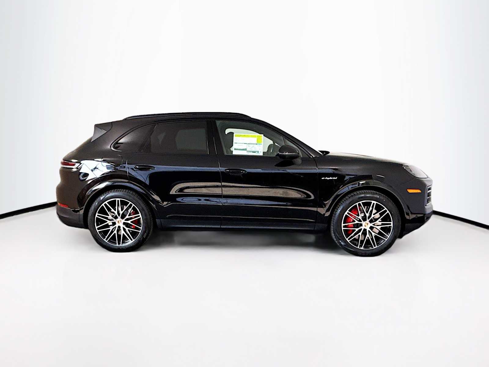 Thumbnail: 2026 Porsche Cayenne - 8