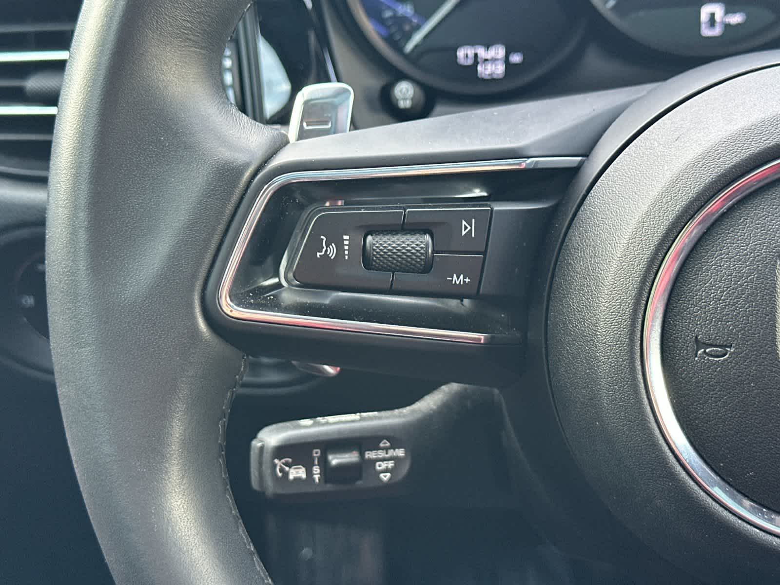 Thumbnail: 2025 Porsche Macan - 27