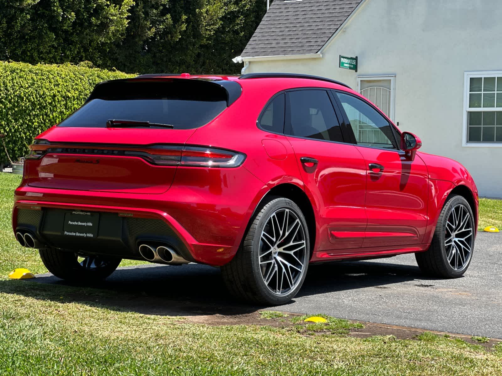 Thumbnail: 2026 Porsche Macan - 8