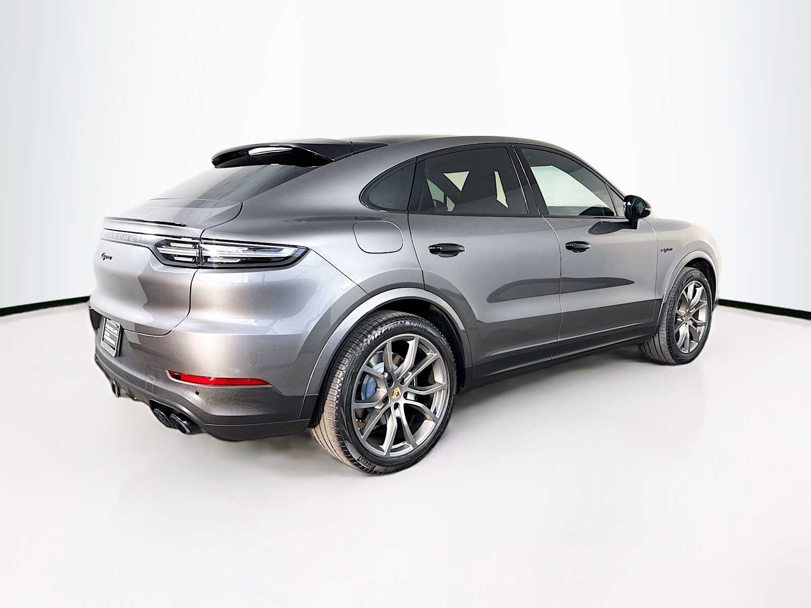 Thumbnail: 2022 Porsche Cayenne - 17