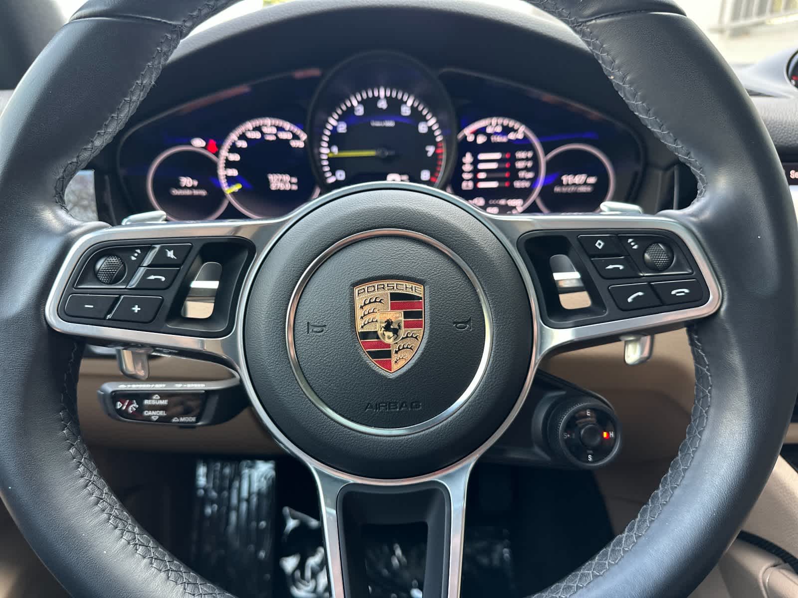 Thumbnail: 2023 Porsche Cayenne - 26