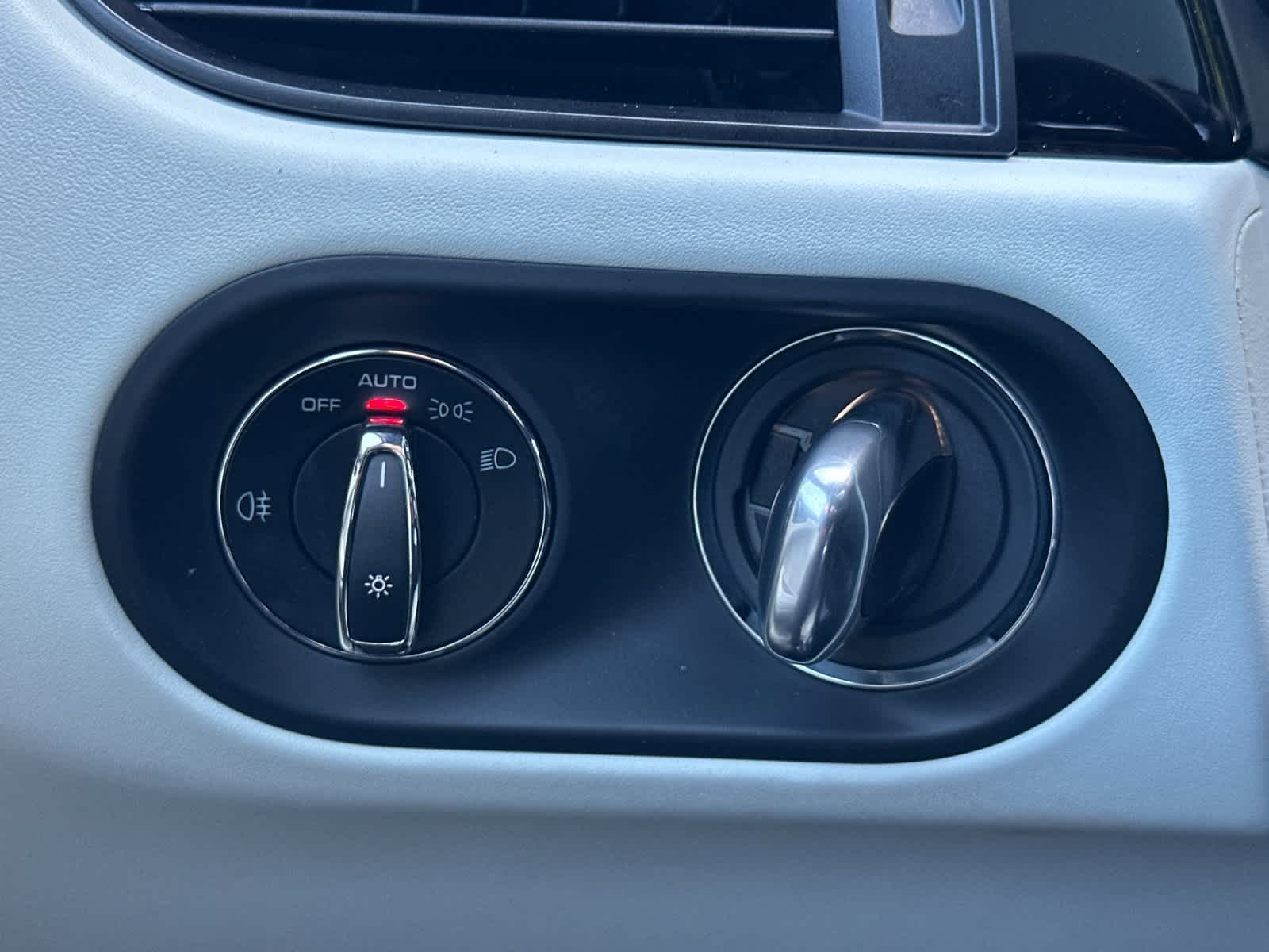 Thumbnail: 2025 Porsche Macan - 29