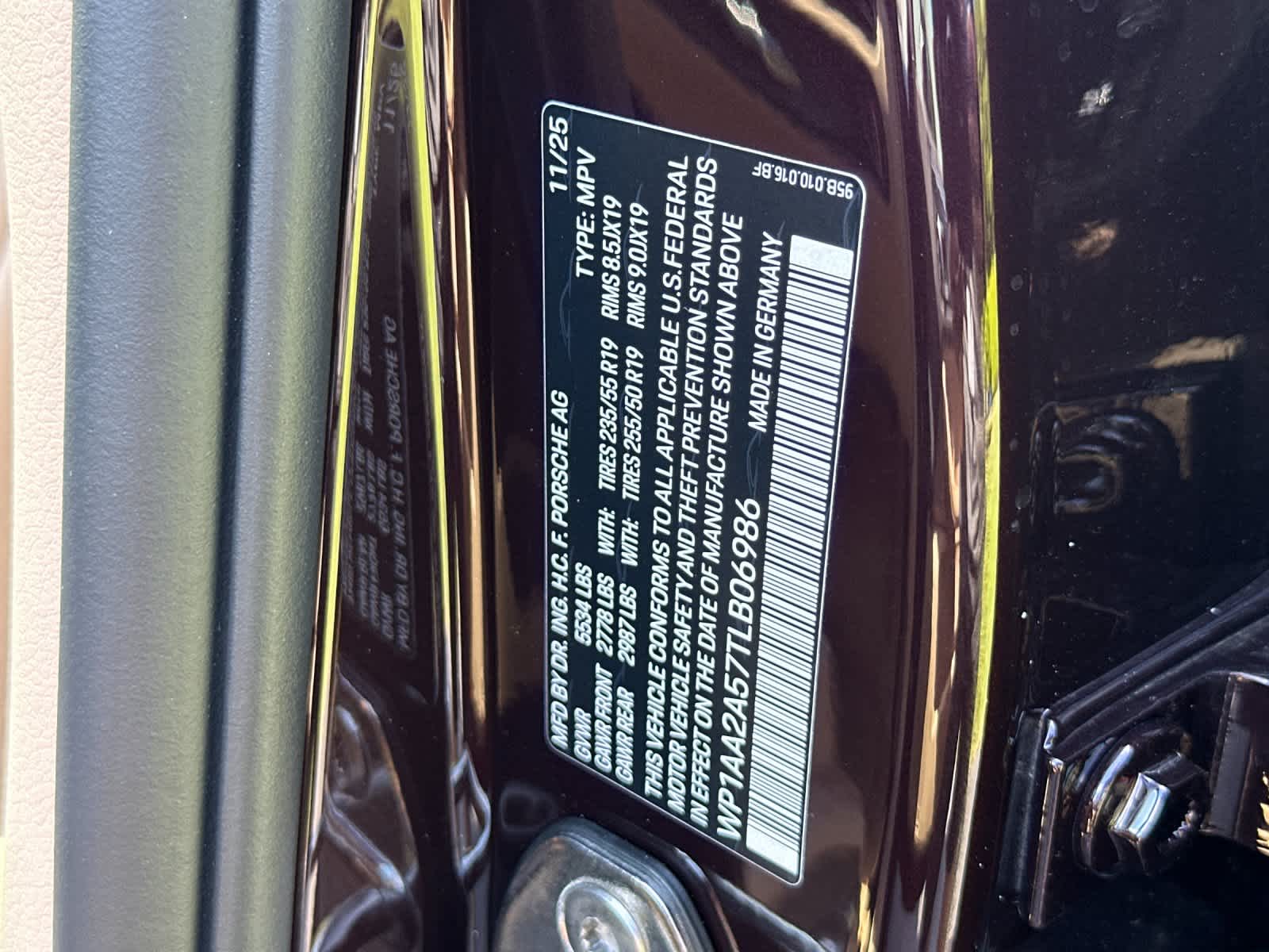 Thumbnail: 2026 Porsche Macan - 31