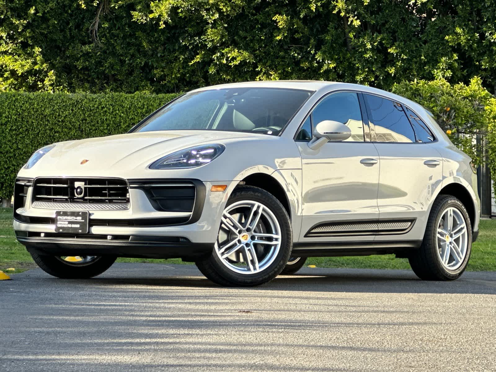 Thumbnail: 2025 Porsche Macan - 1