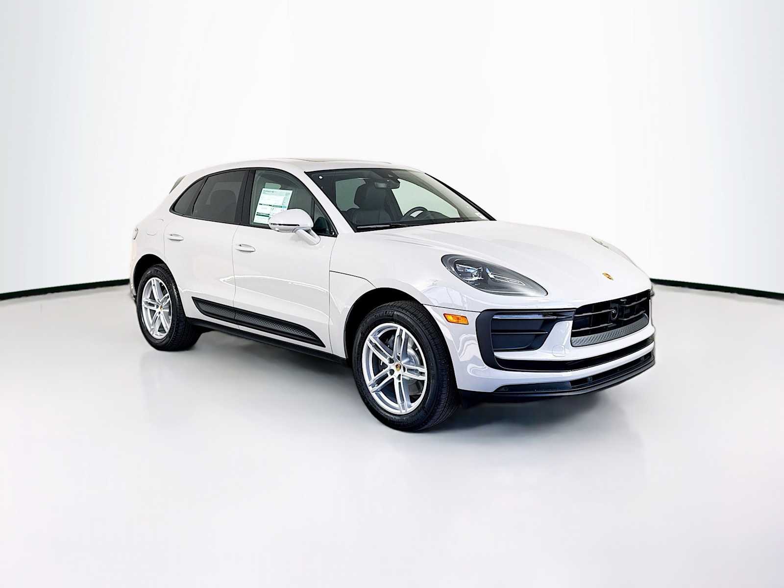 Thumbnail: 2026 Porsche Macan - 7