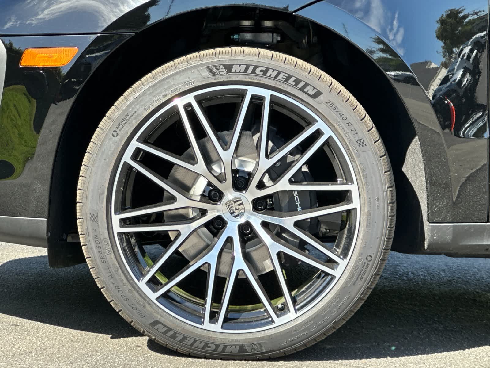 Thumbnail: 2026 Porsche Macan - 30