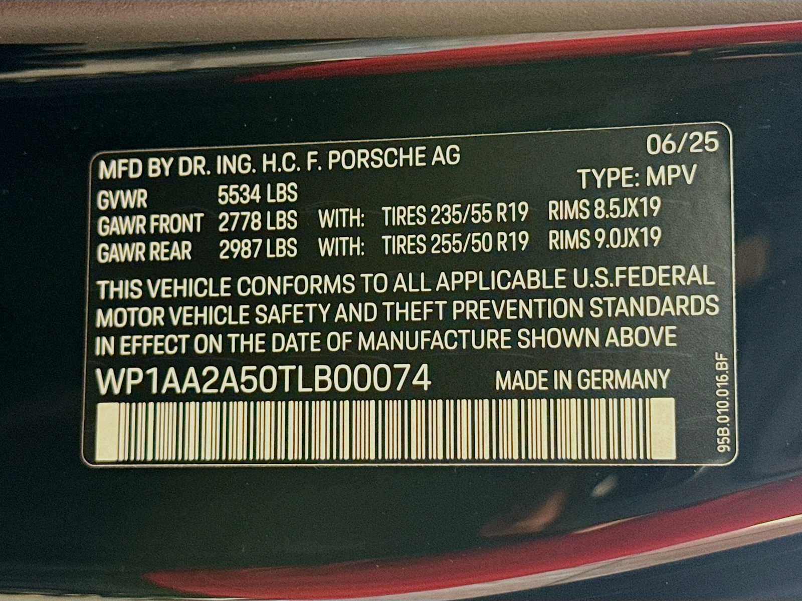 Thumbnail: 2026 Porsche Macan - 25