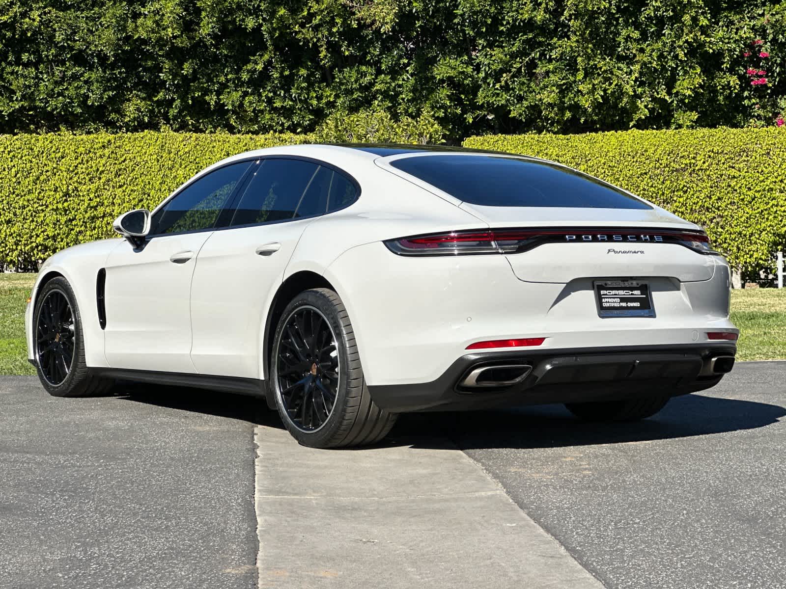 Thumbnail: 2021 Porsche Panamera - 3