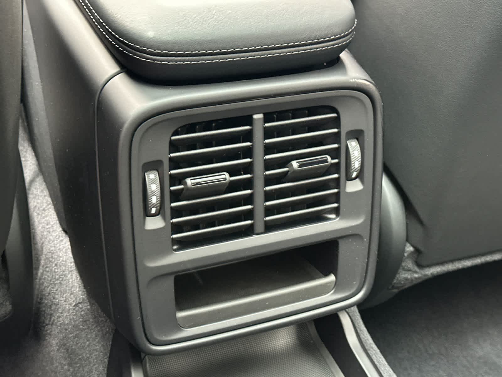 Thumbnail: 2026 Porsche Taycan - 14