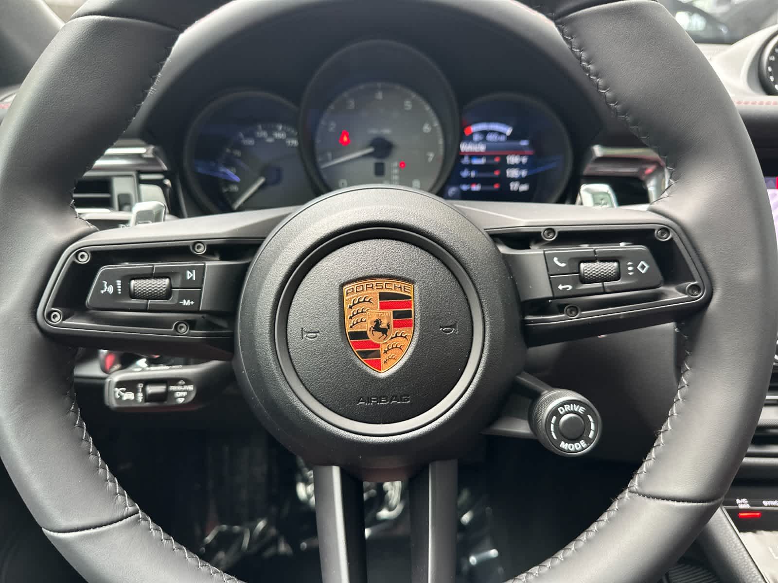 Thumbnail: 2026 Porsche Macan - 26