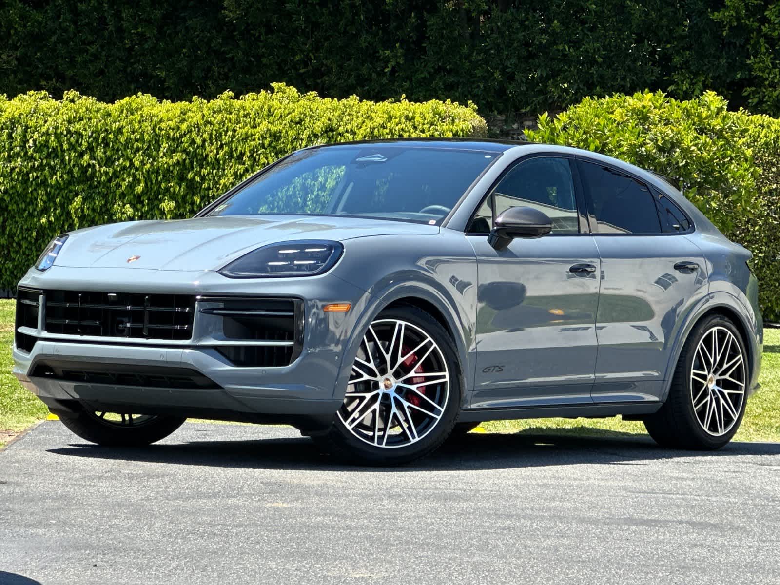 Thumbnail: 2026 Porsche Cayenne - 1