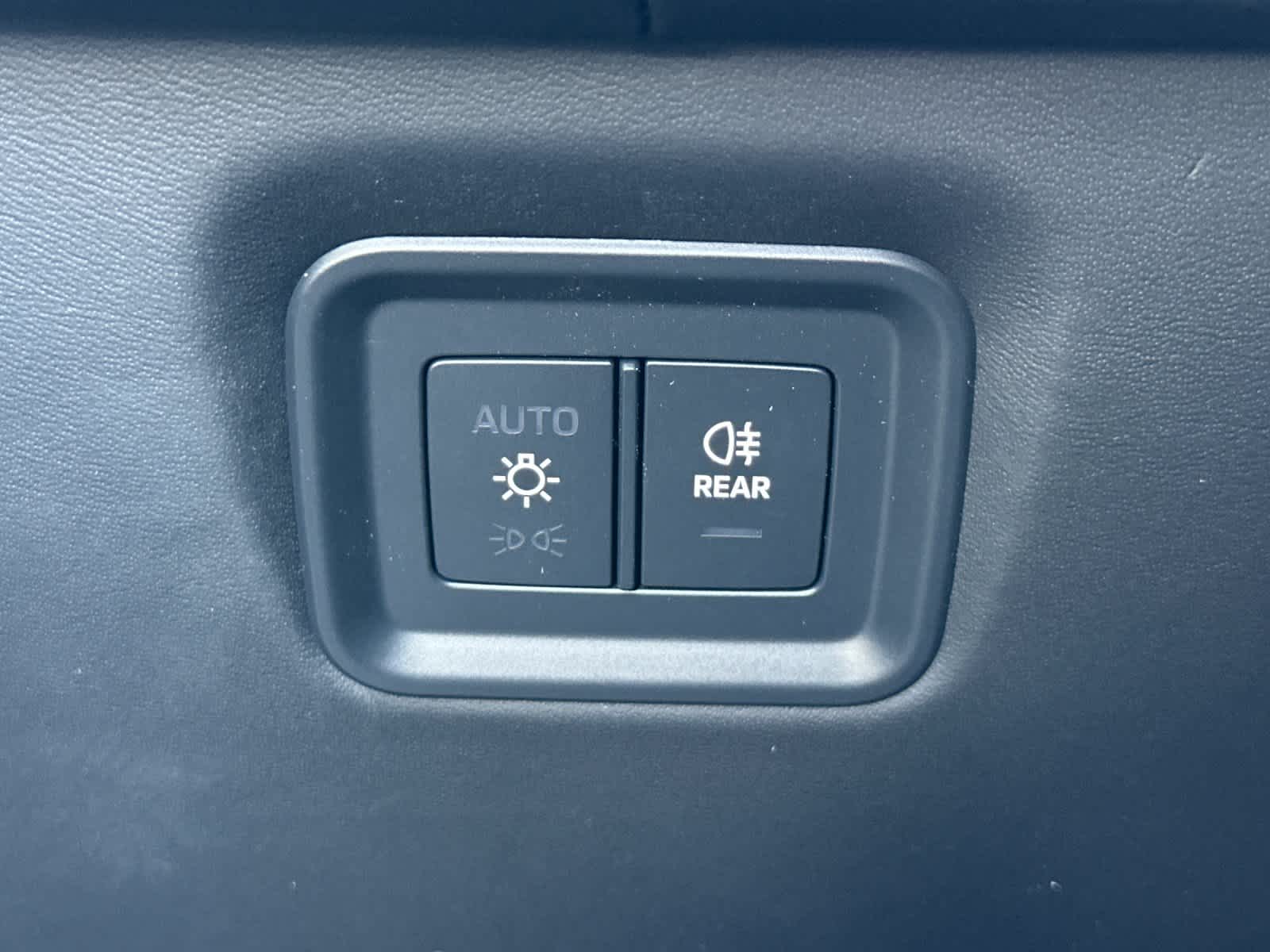 Thumbnail: 2026 Porsche Cayenne - 31