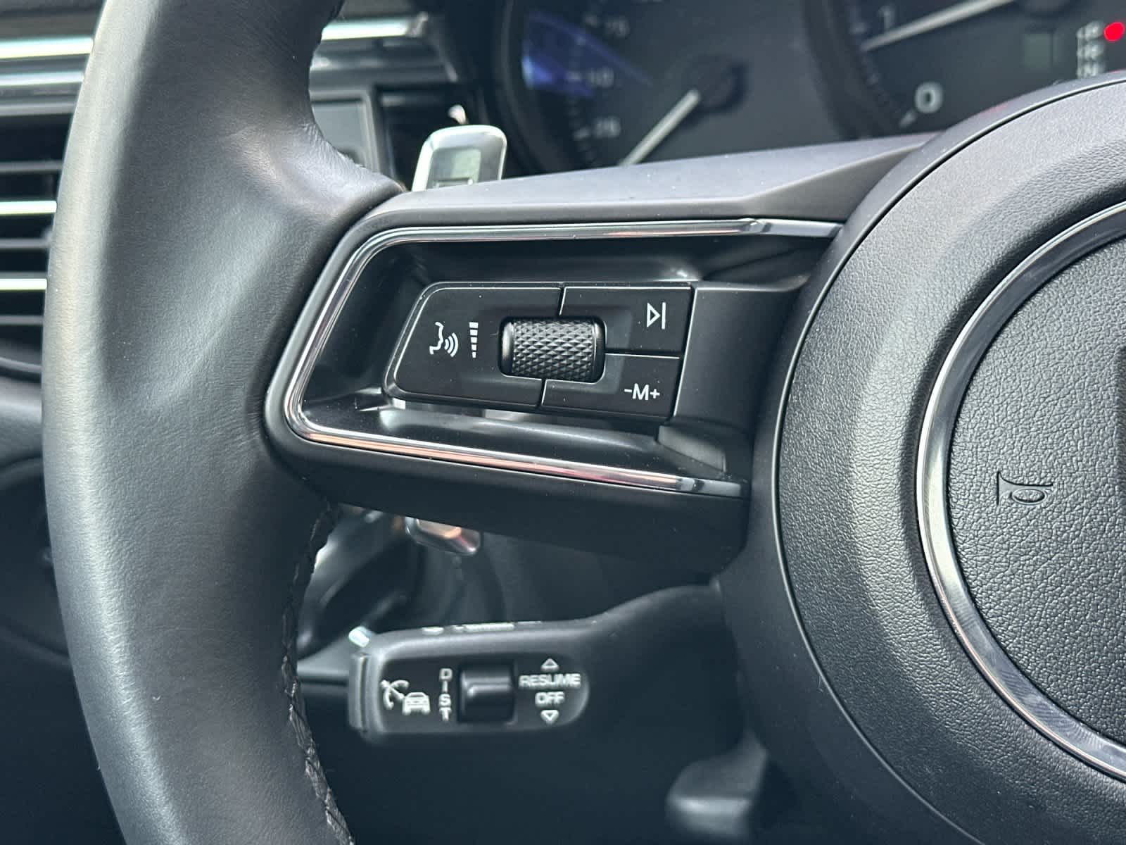 Thumbnail: 2025 Porsche Macan - 26