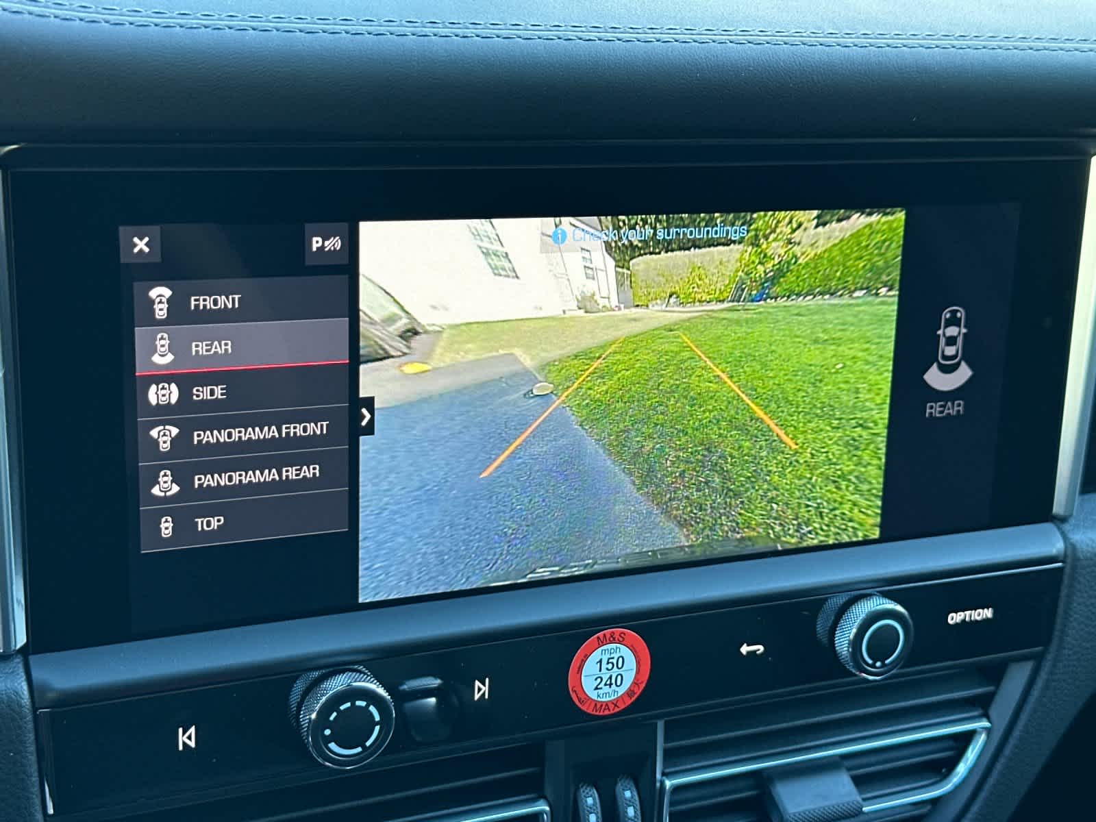 Thumbnail: 2026 Porsche Macan - 23