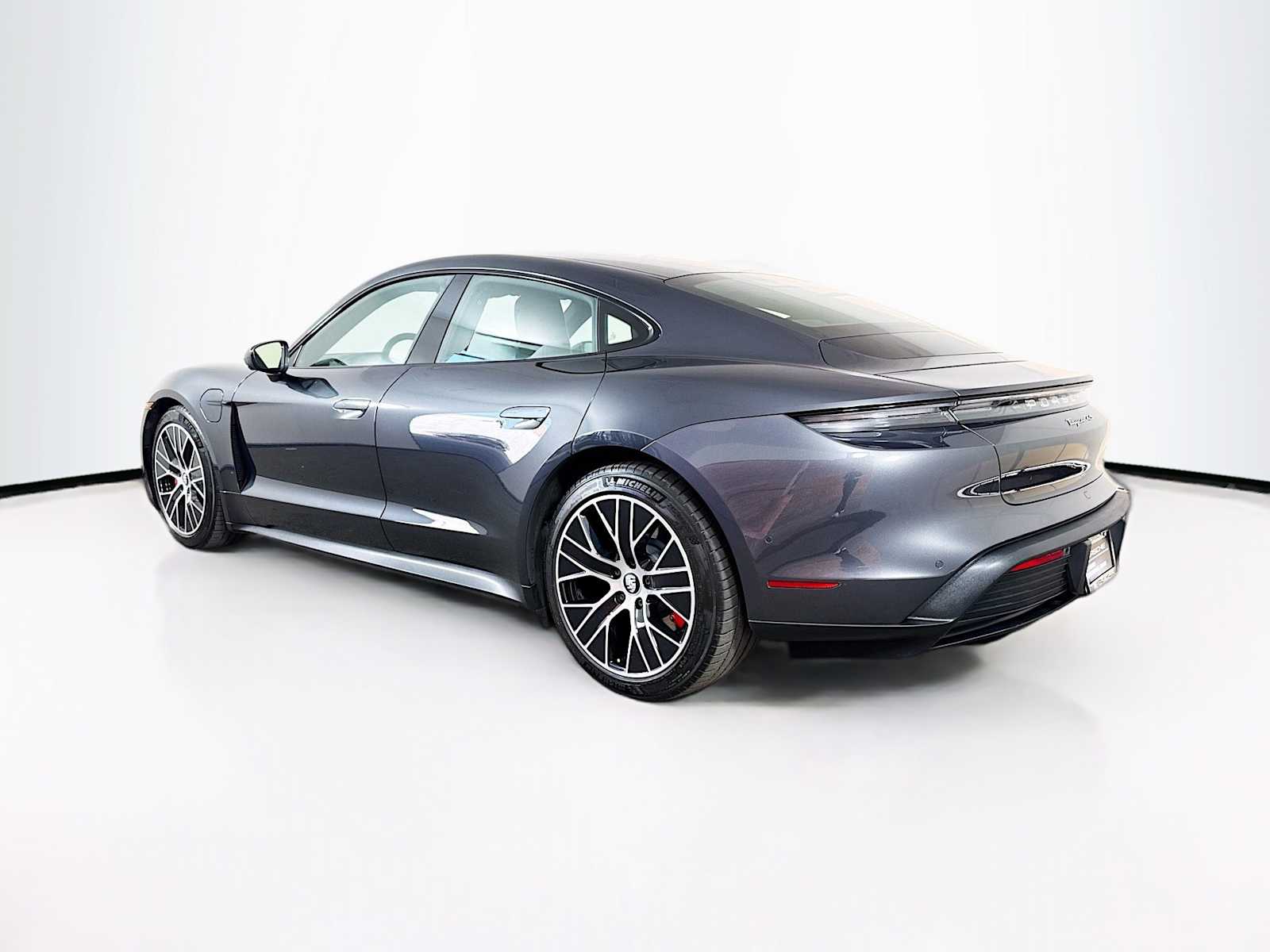 Thumbnail: 2020 Porsche Taycan - 3