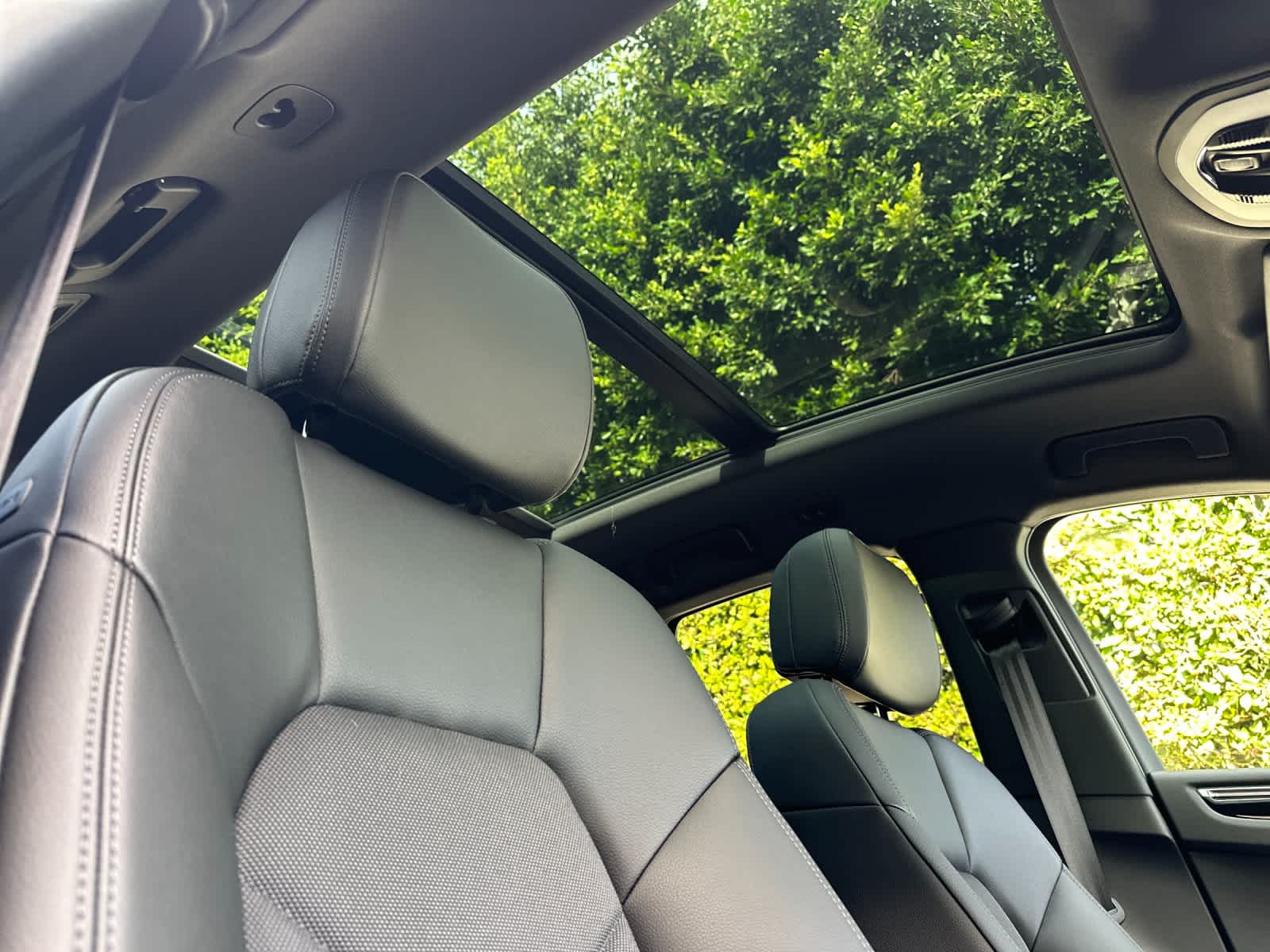 Thumbnail: 2026 Porsche Macan - 18