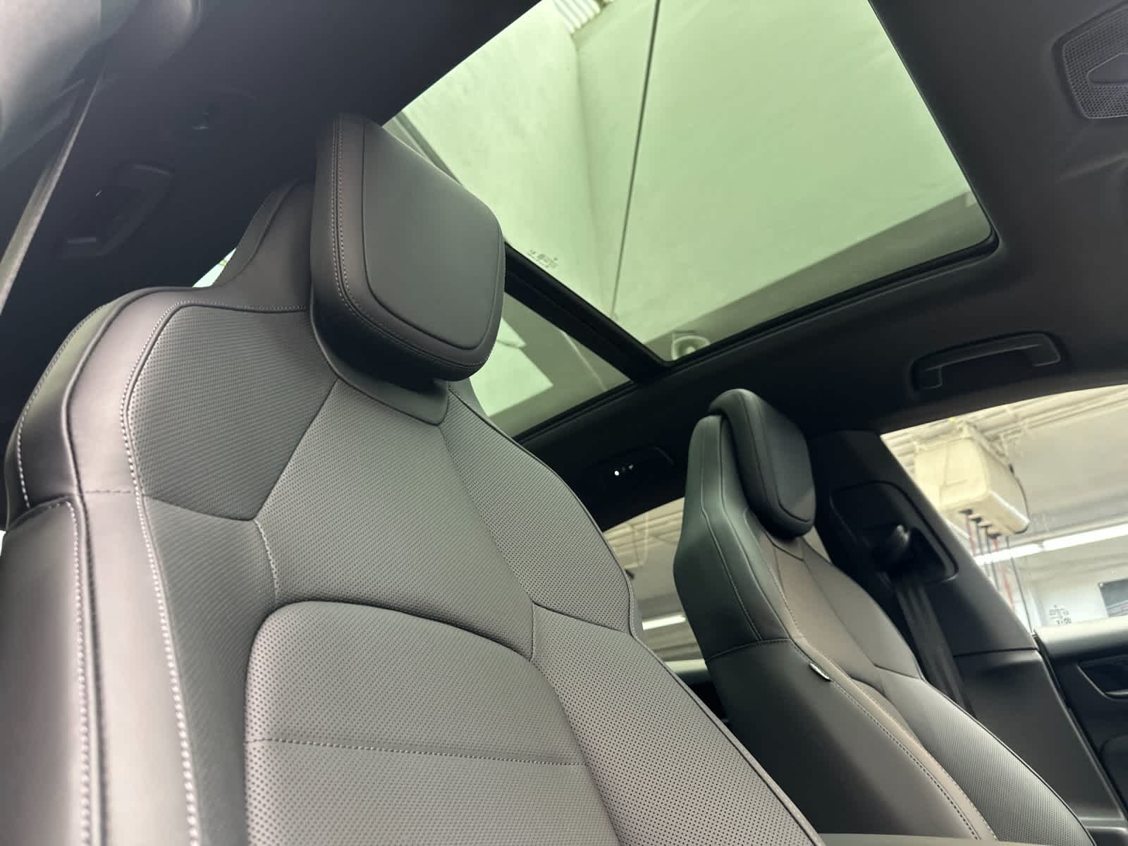 Thumbnail: 2026 Porsche Macan - 18